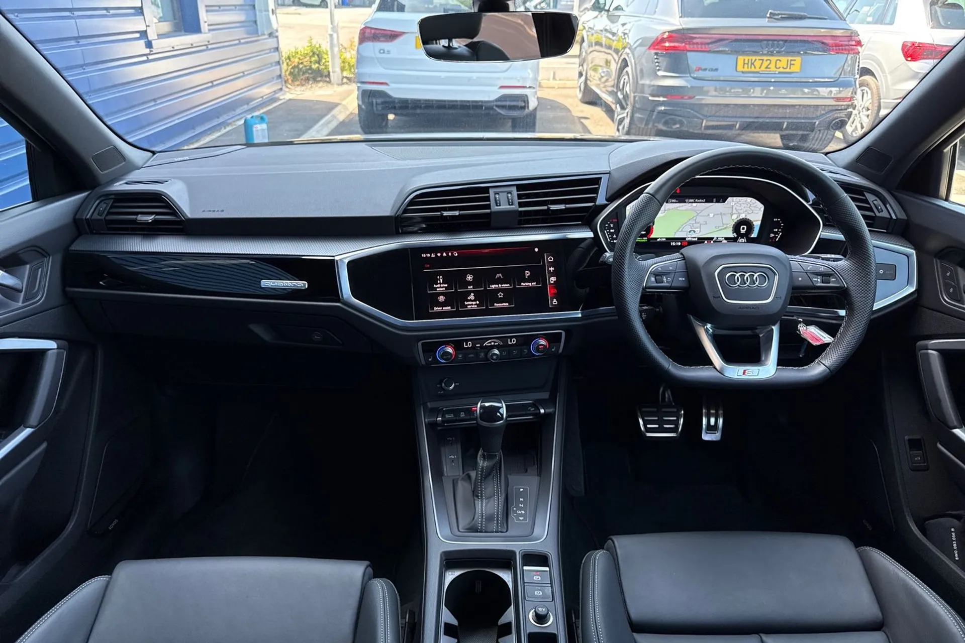 Audi Q3 thumbnail image number 3