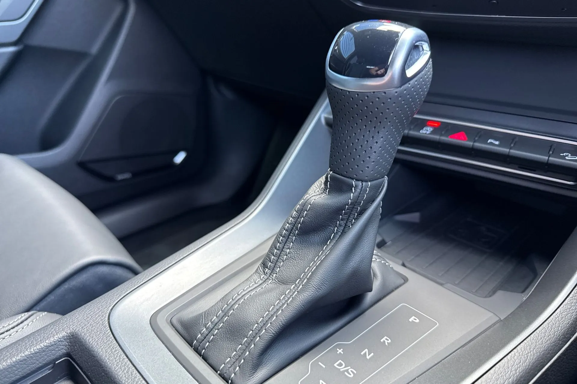 Audi Q3 thumbnail image number 52