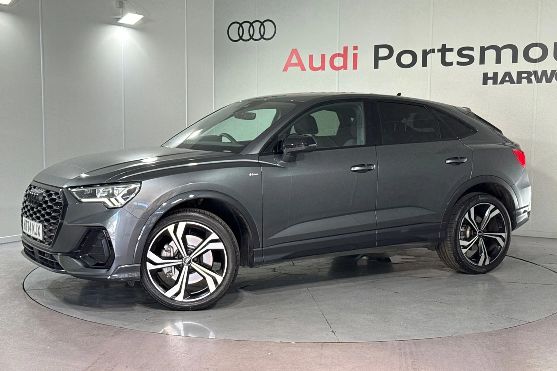 Audi Q3 thumbnail image number 5