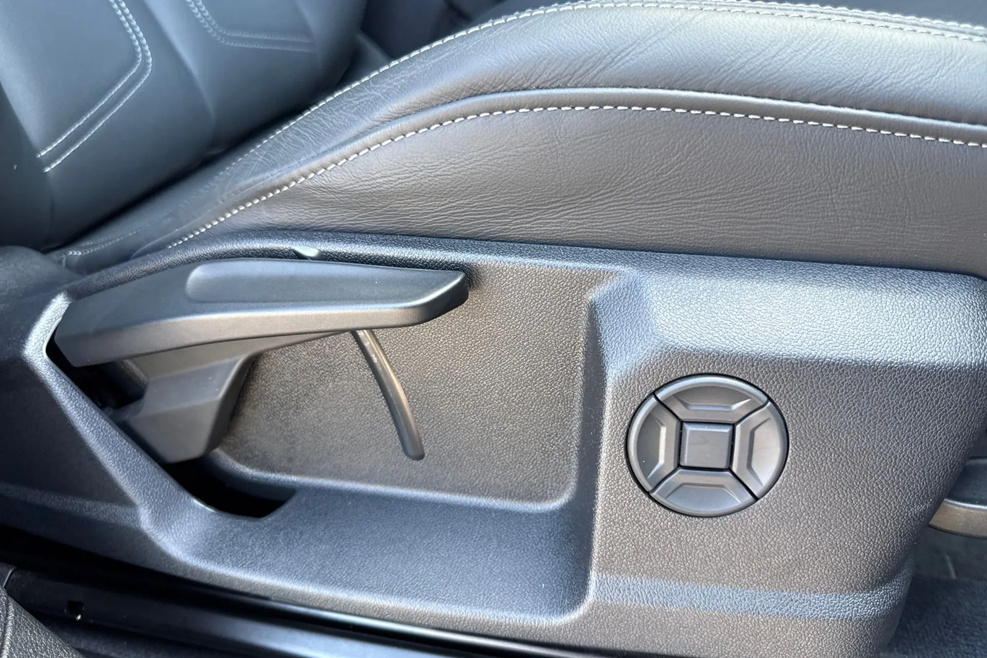 Audi Q3 thumbnail image number 55