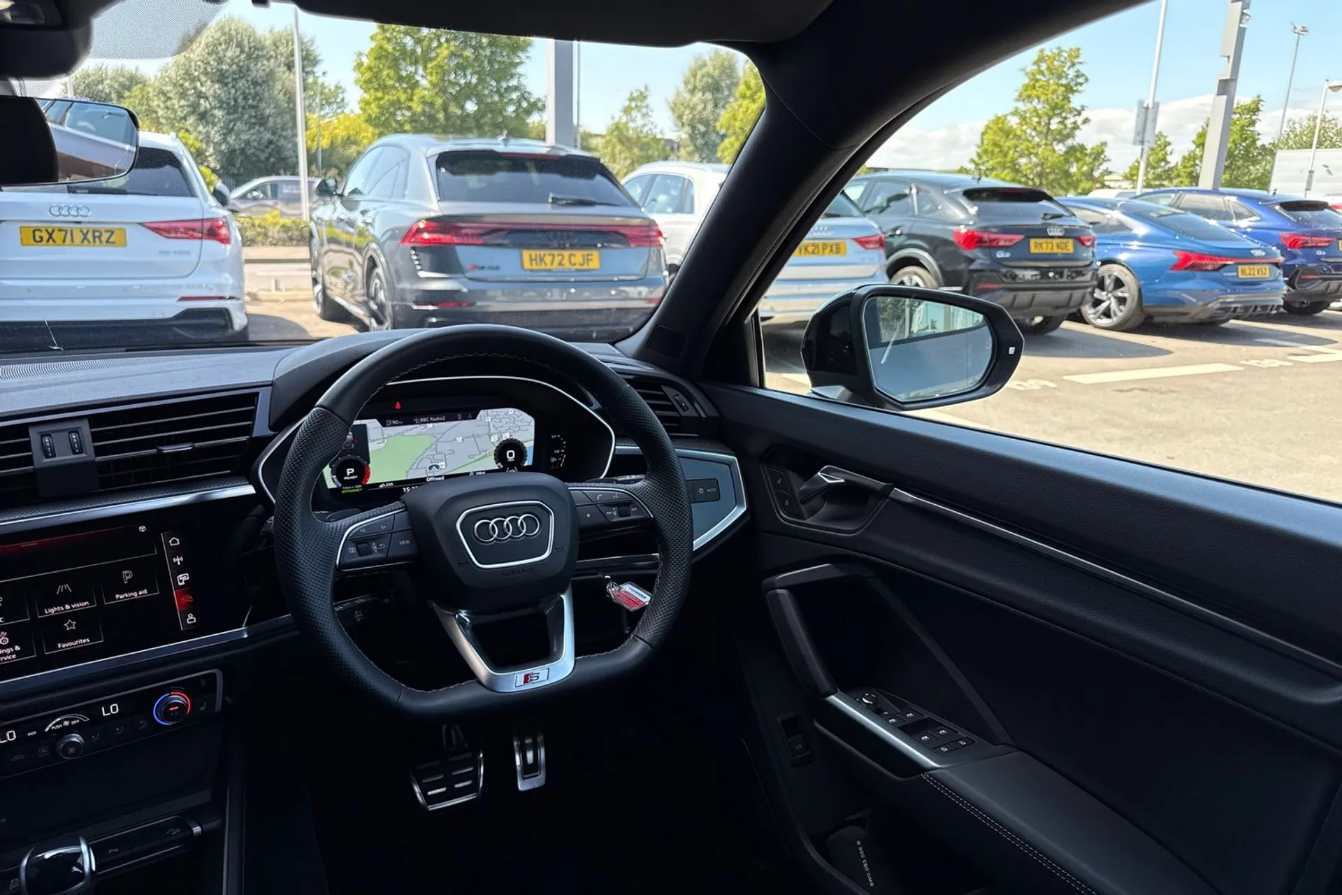 Audi Q3 thumbnail image number 37