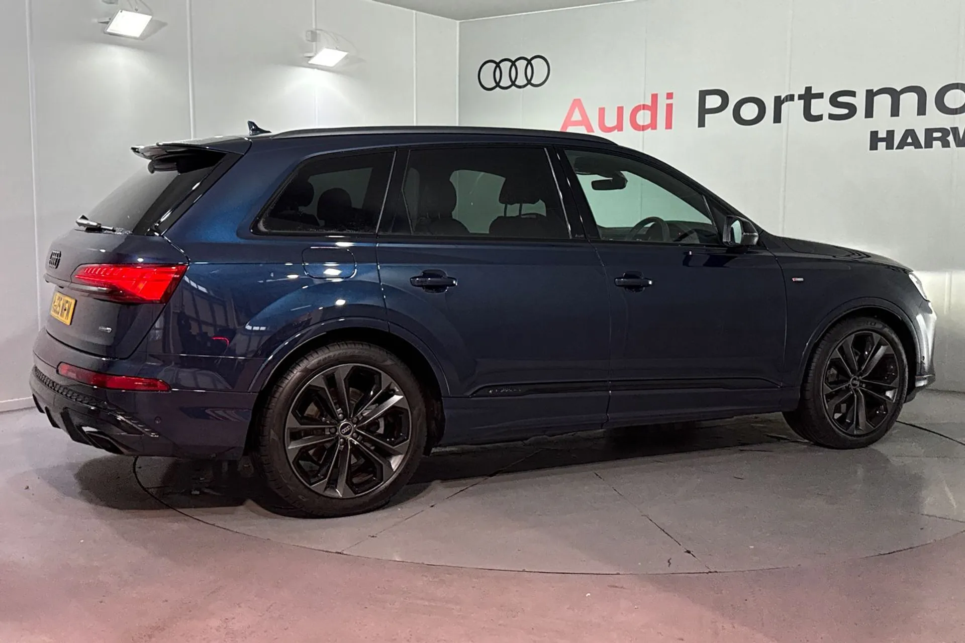 Audi Q7 thumbnail image number 9