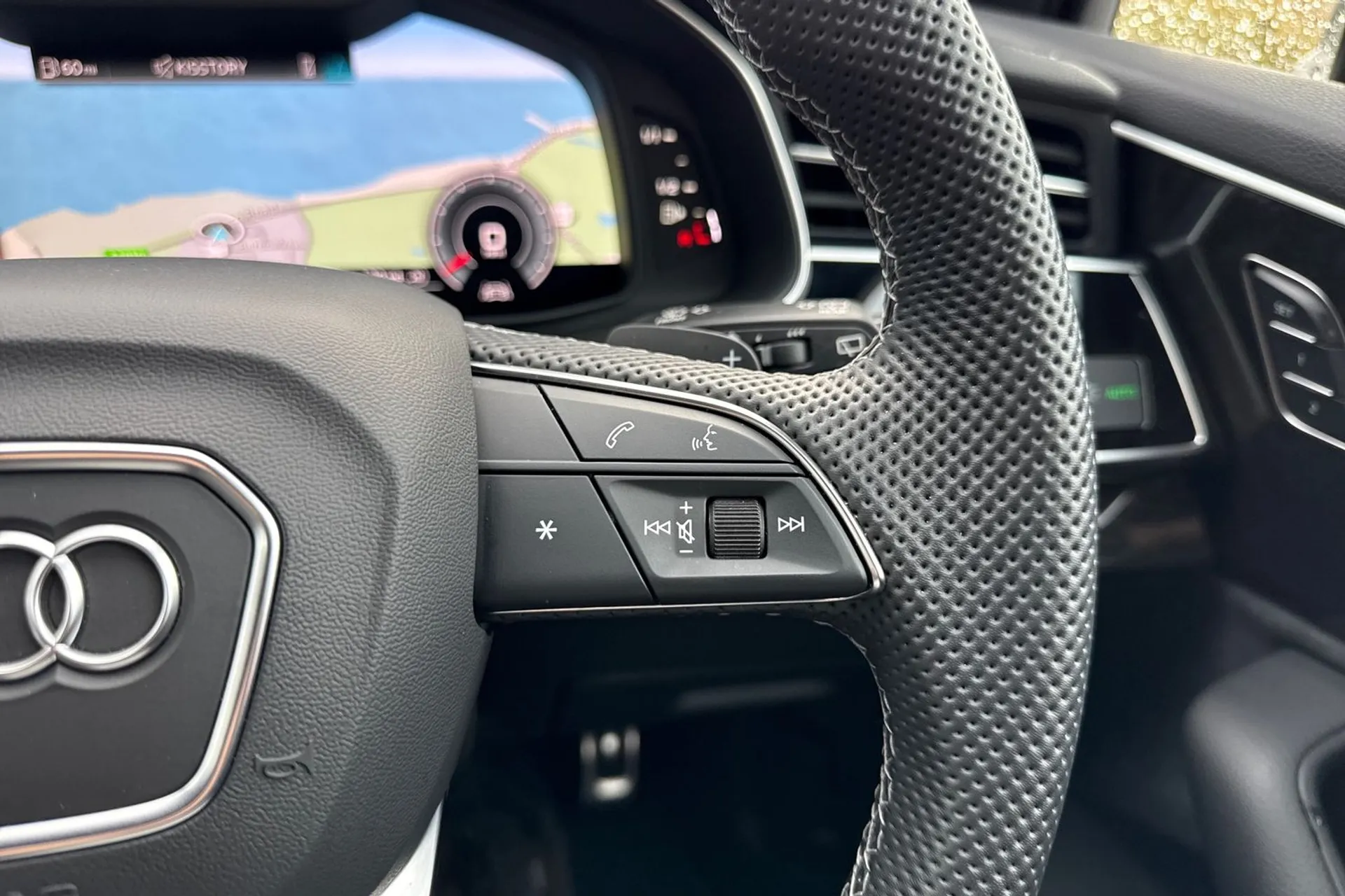 Audi Q7 thumbnail image number 40