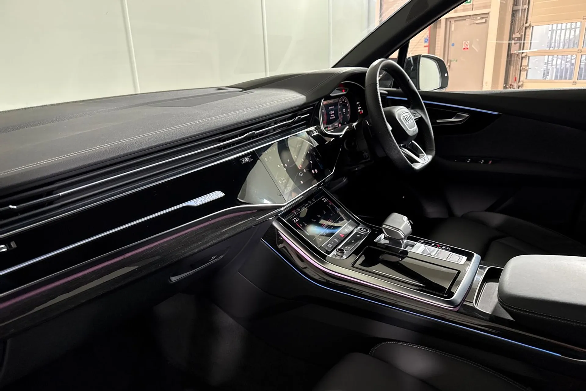 Audi Q7 thumbnail image number 27