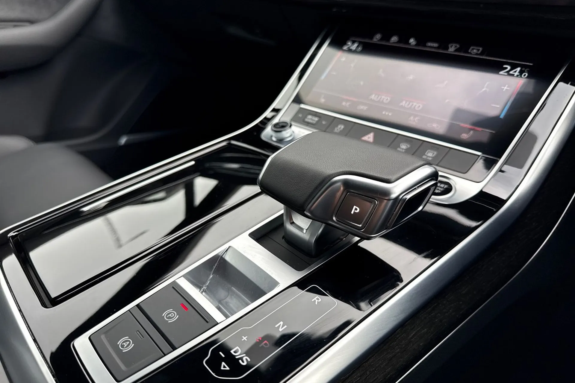 Audi Q7 thumbnail image number 46