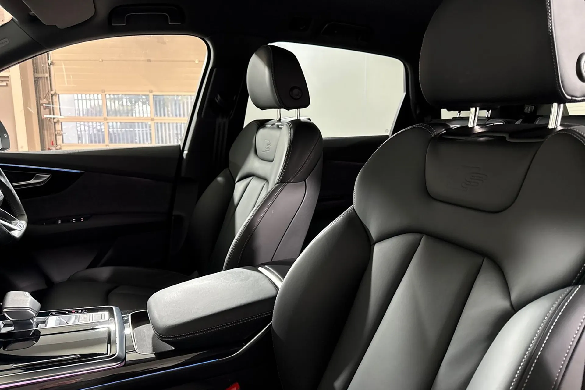 Audi Q7 thumbnail image number 28