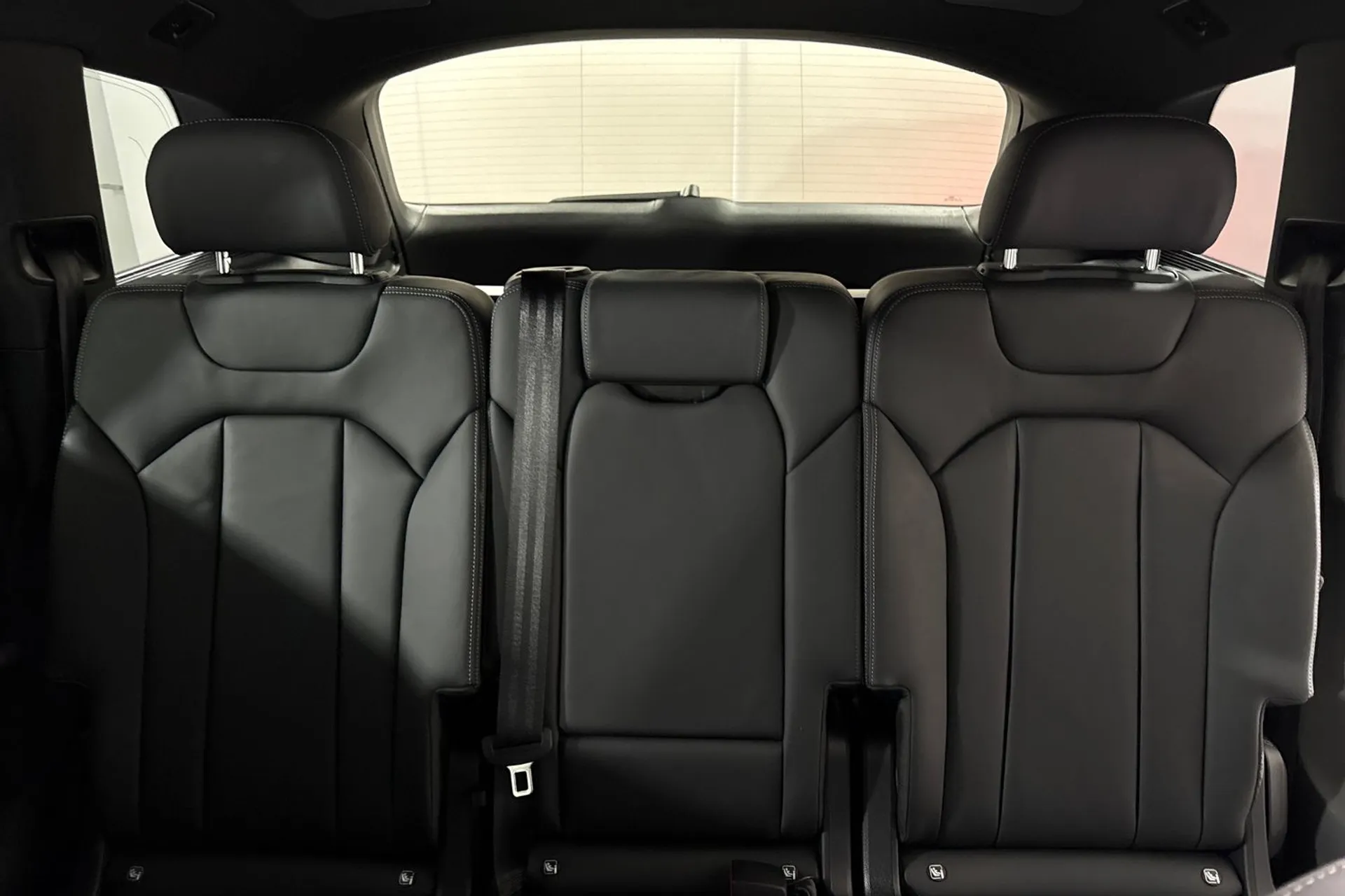 Audi Q7 thumbnail image number 32