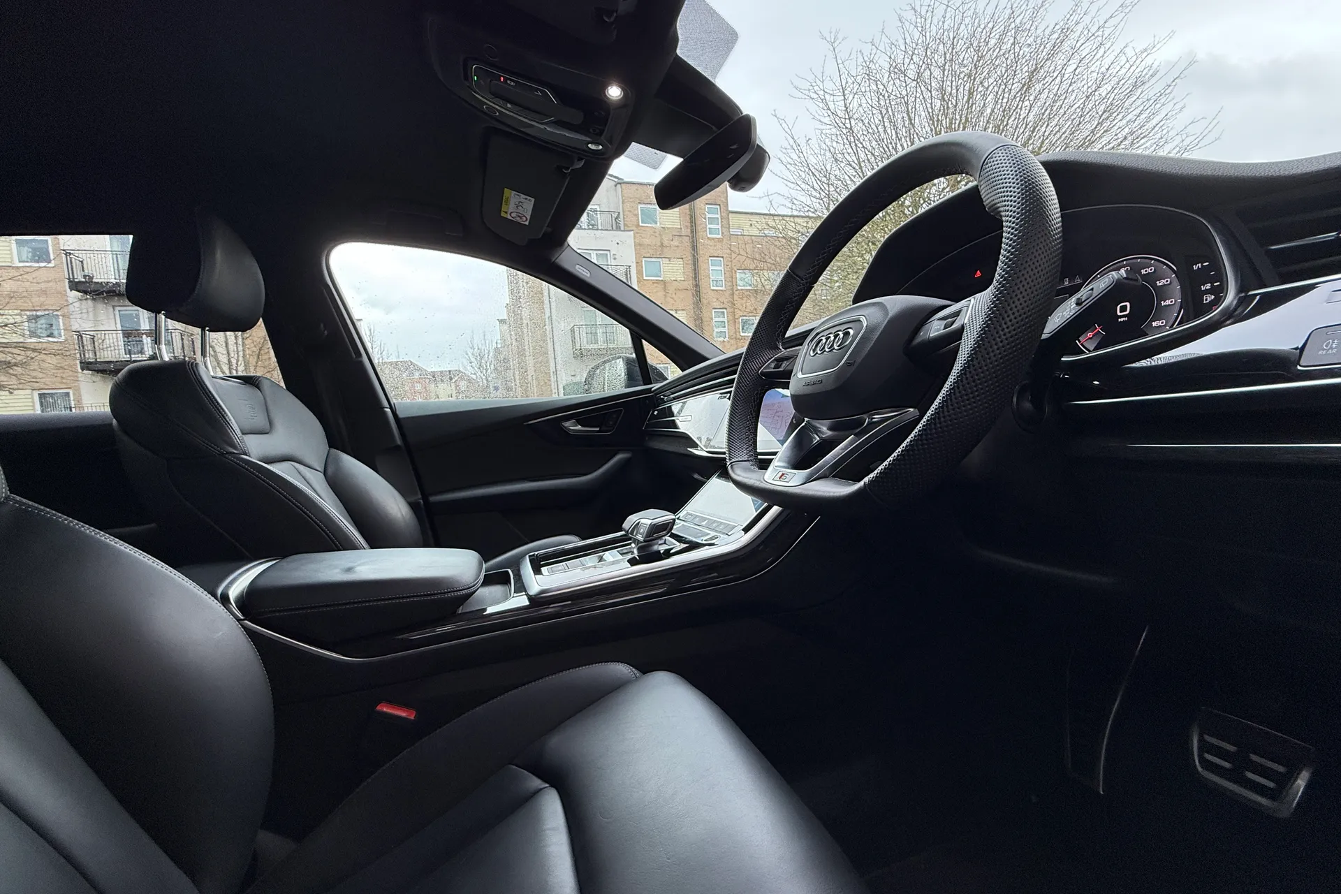 Audi Q7 thumbnail image number 10