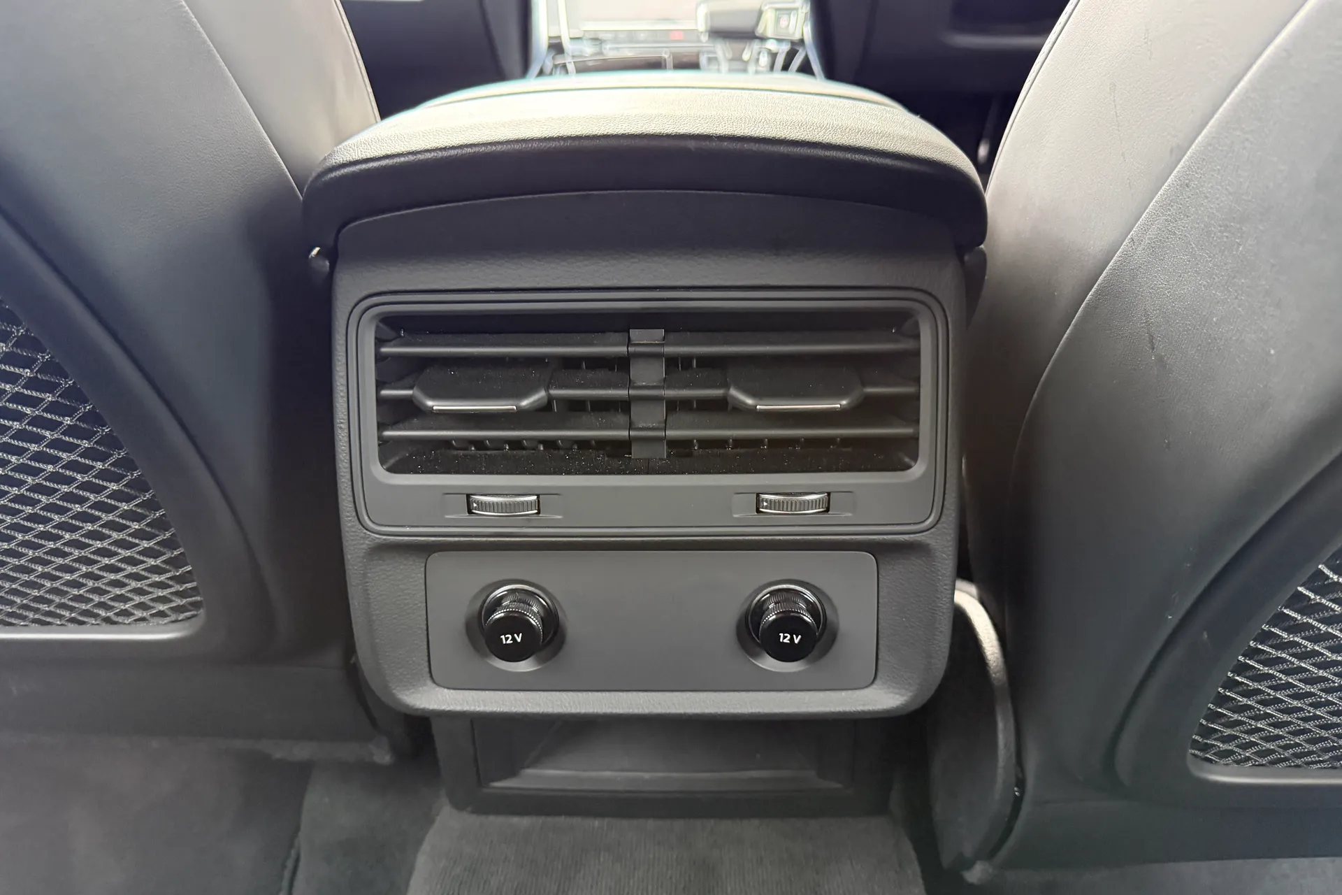 Audi Q7 thumbnail image number 44