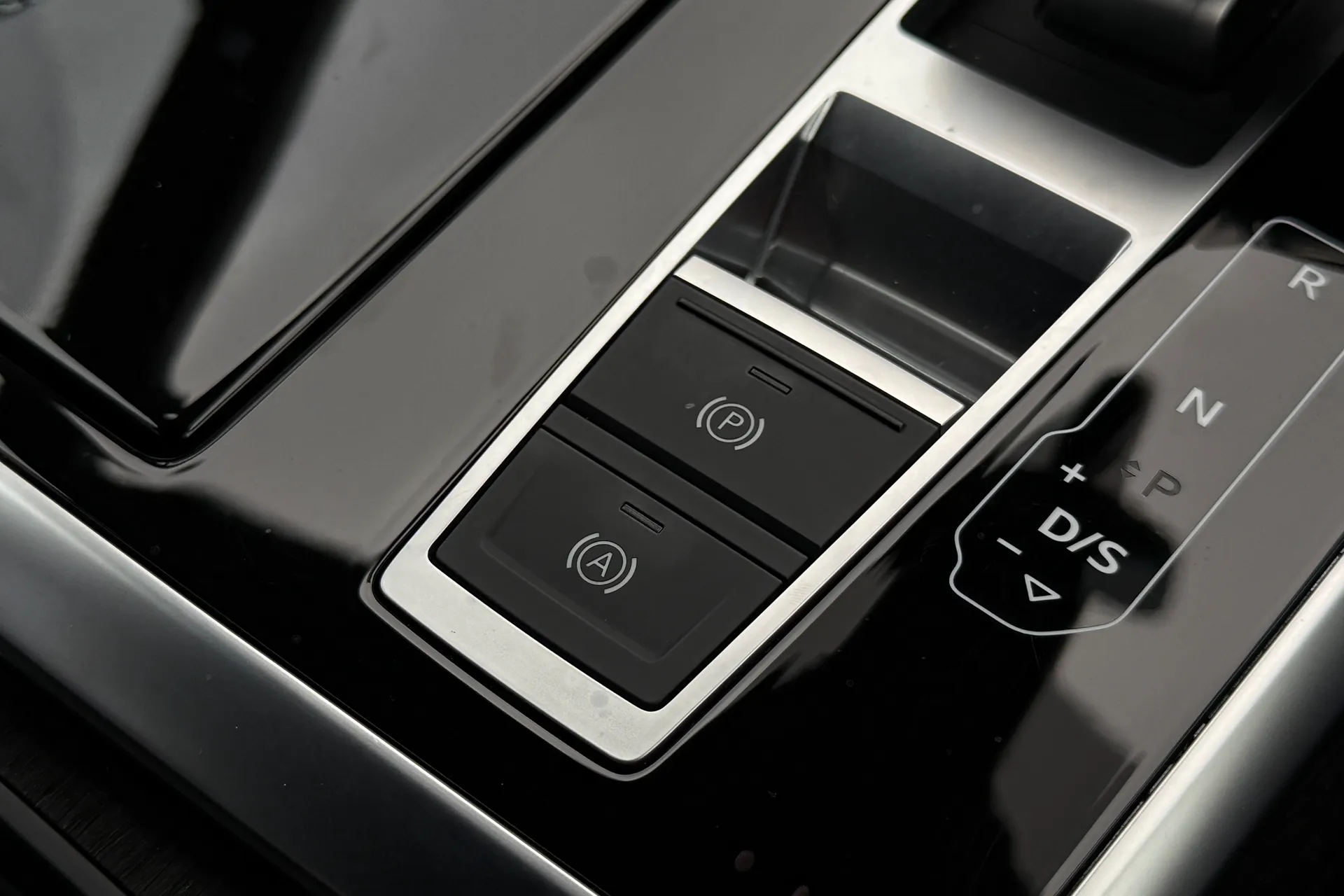 Audi Q7 thumbnail image number 25