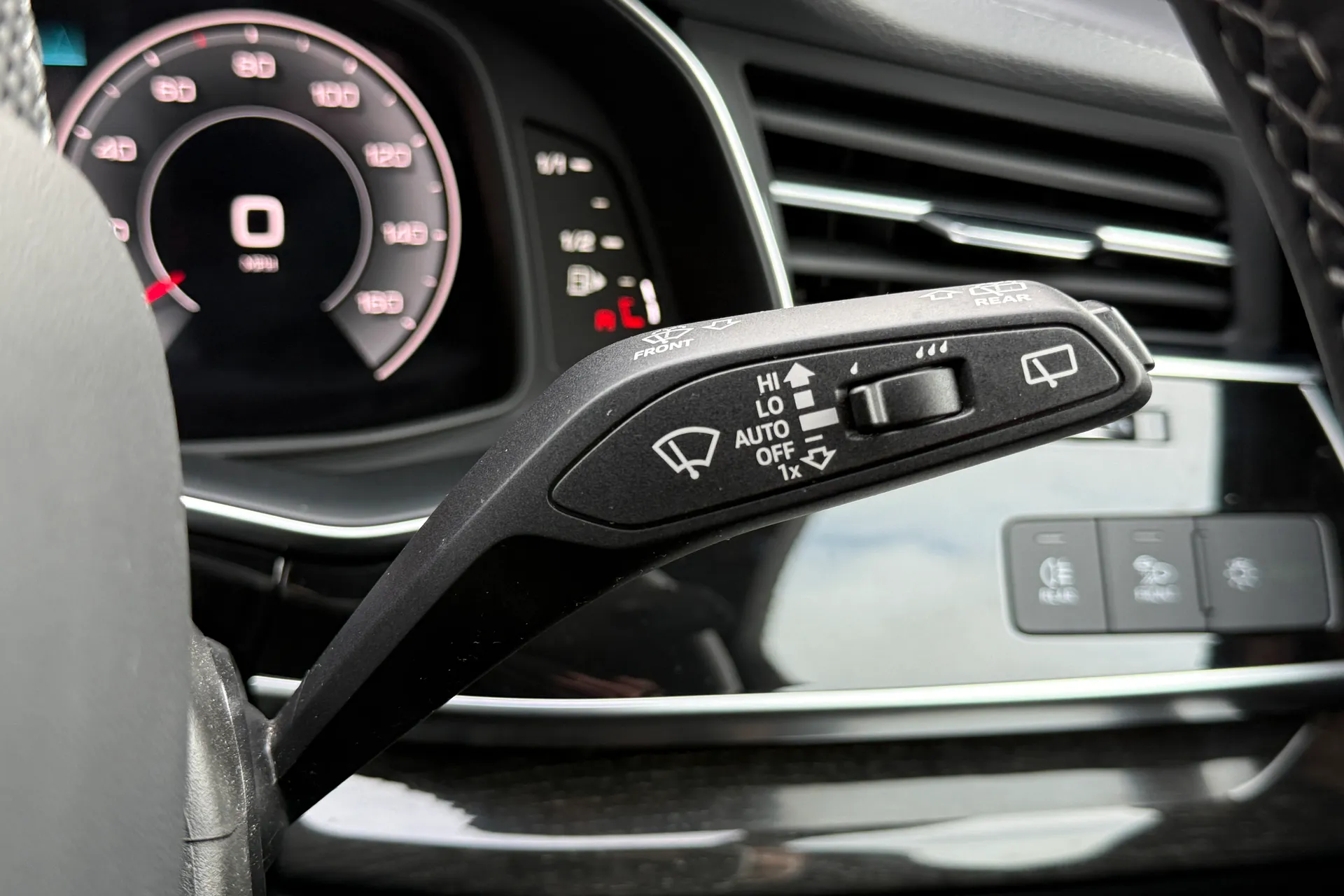 Audi Q7 thumbnail image number 18