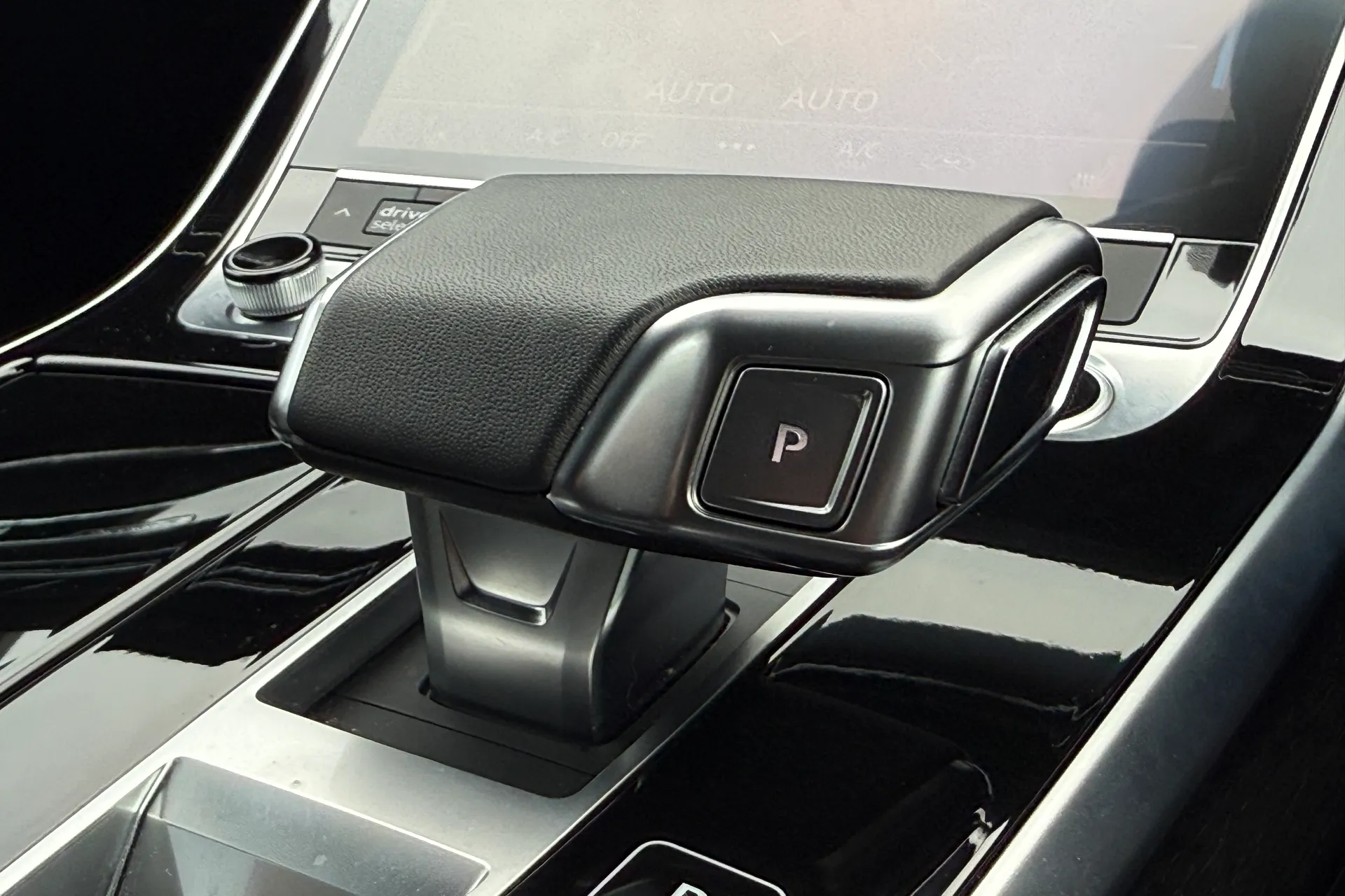 Audi Q7 thumbnail image number 27