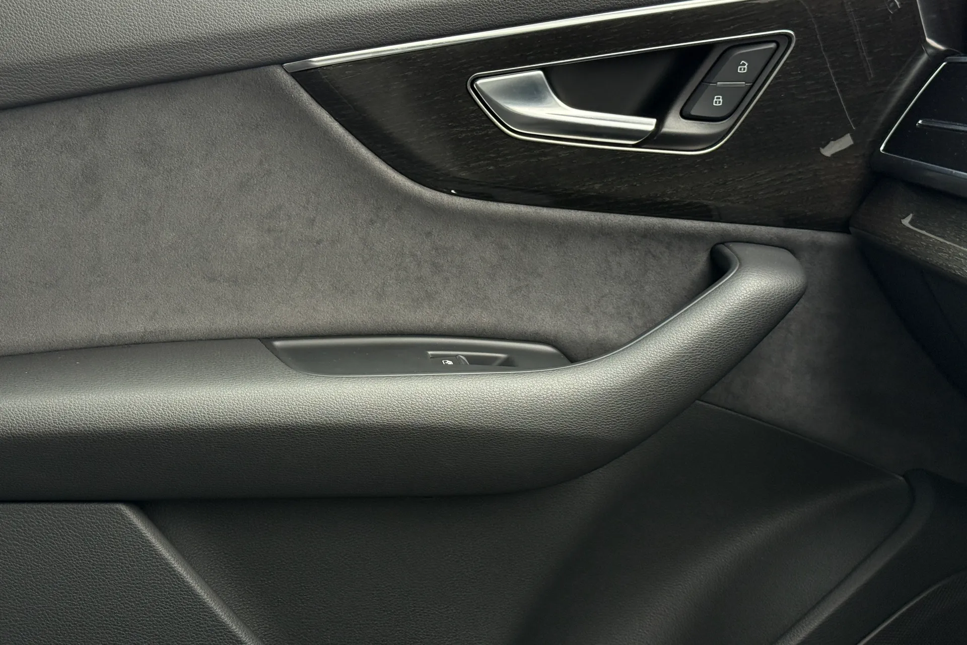 Audi Q7 thumbnail image number 33