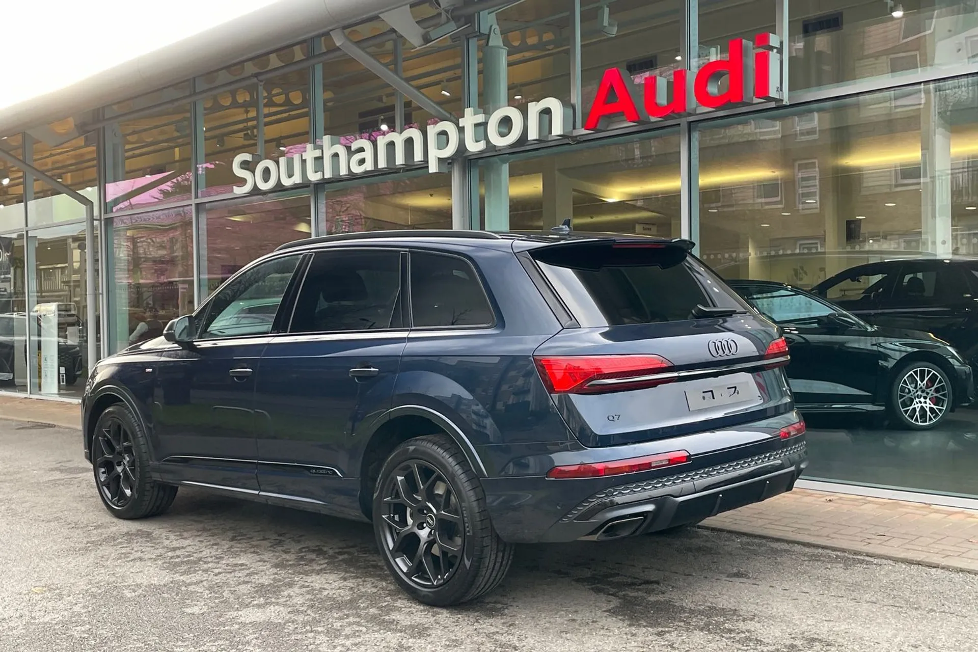 Audi Q7 thumbnail image number 8