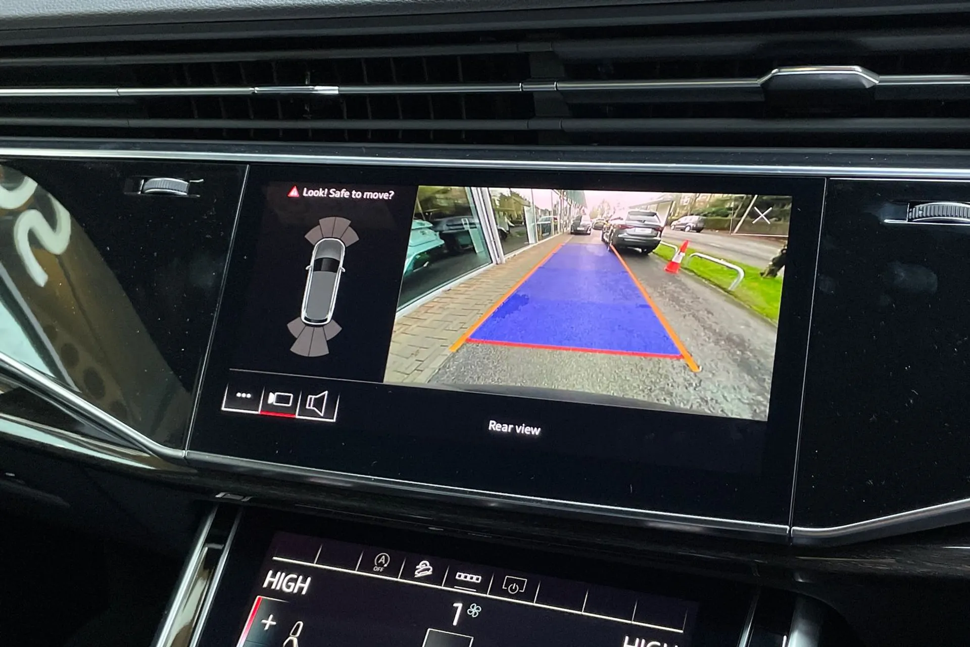 Audi Q7 thumbnail image number 5