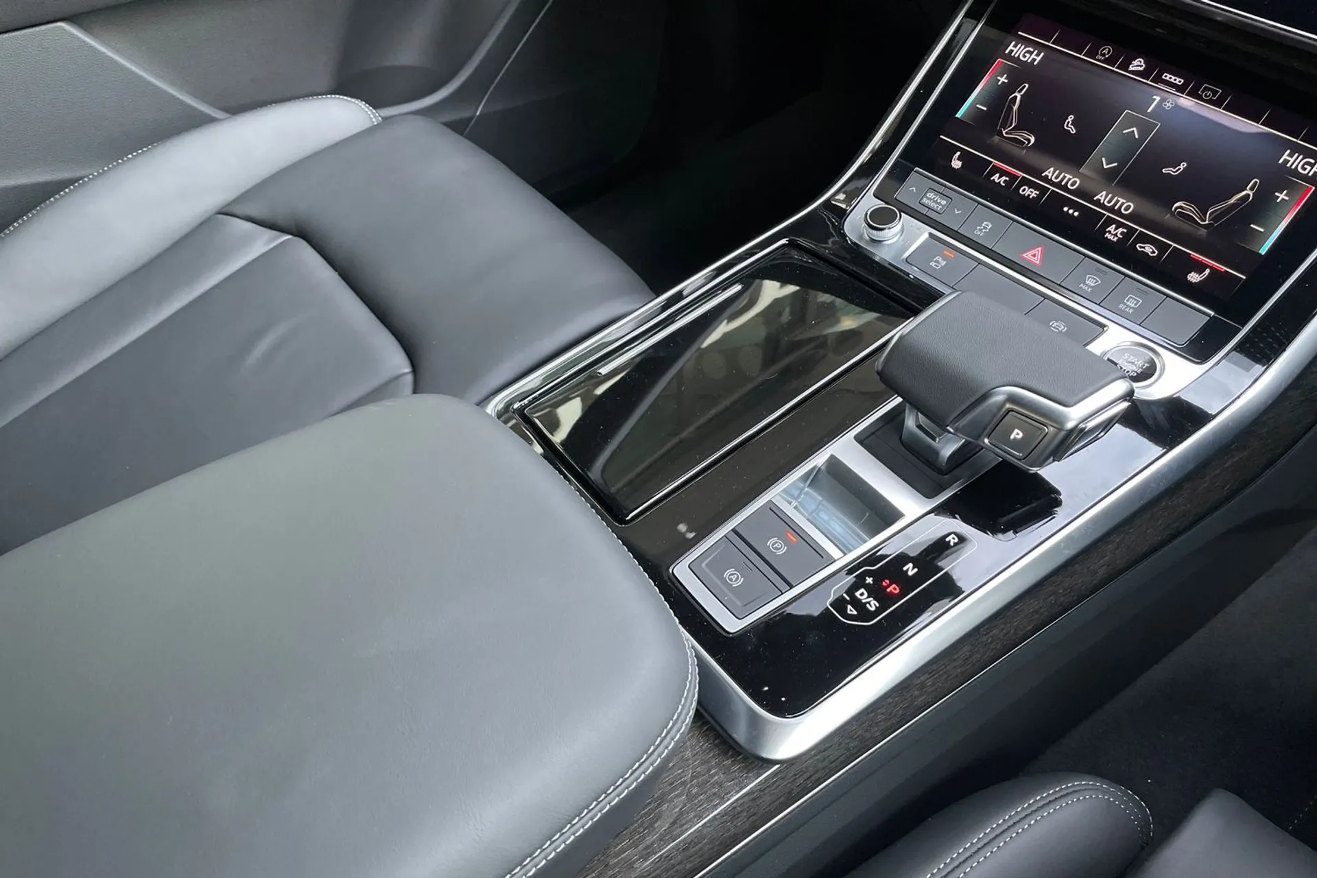 Audi Q7 thumbnail image number 39