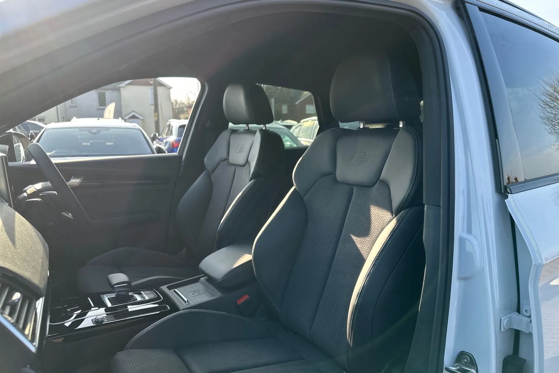 Audi Q5 thumbnail image number 36