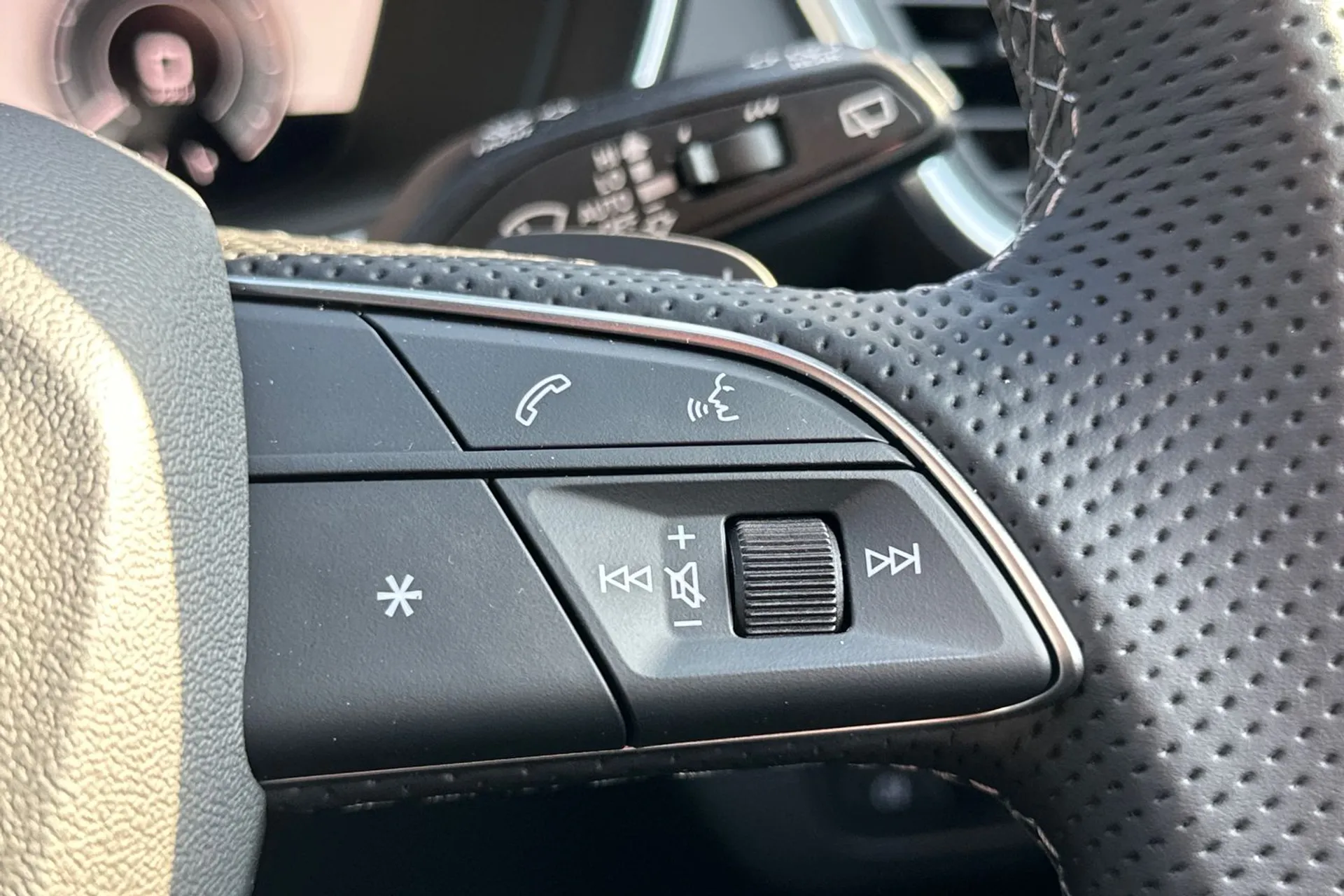 Audi Q5 thumbnail image number 17