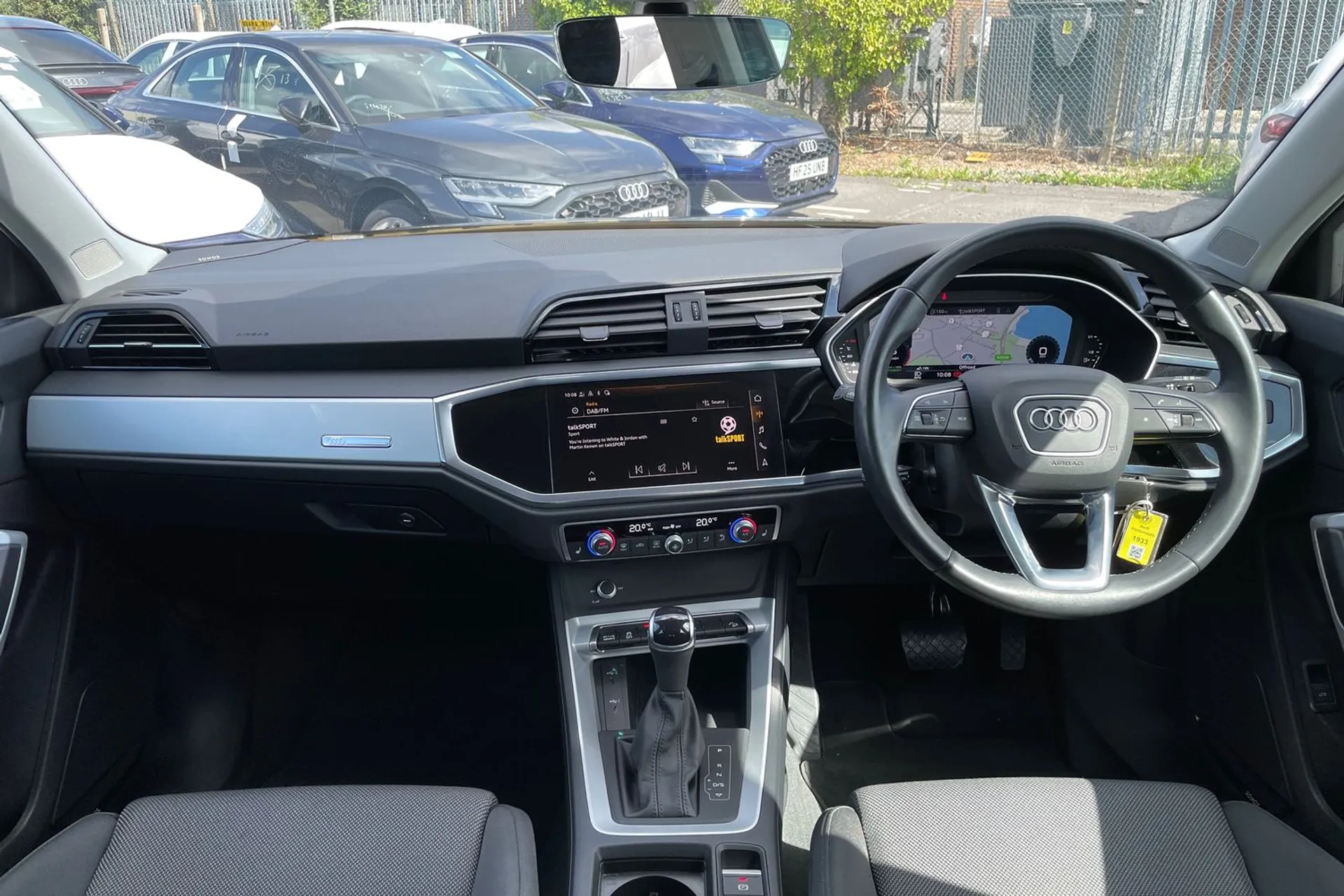 Audi Q3 thumbnail image number 3