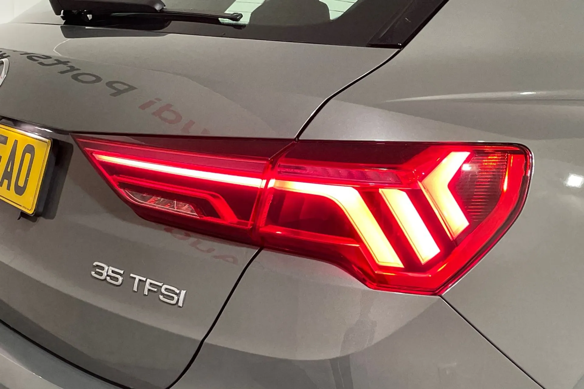 Audi Q3 thumbnail image number 17