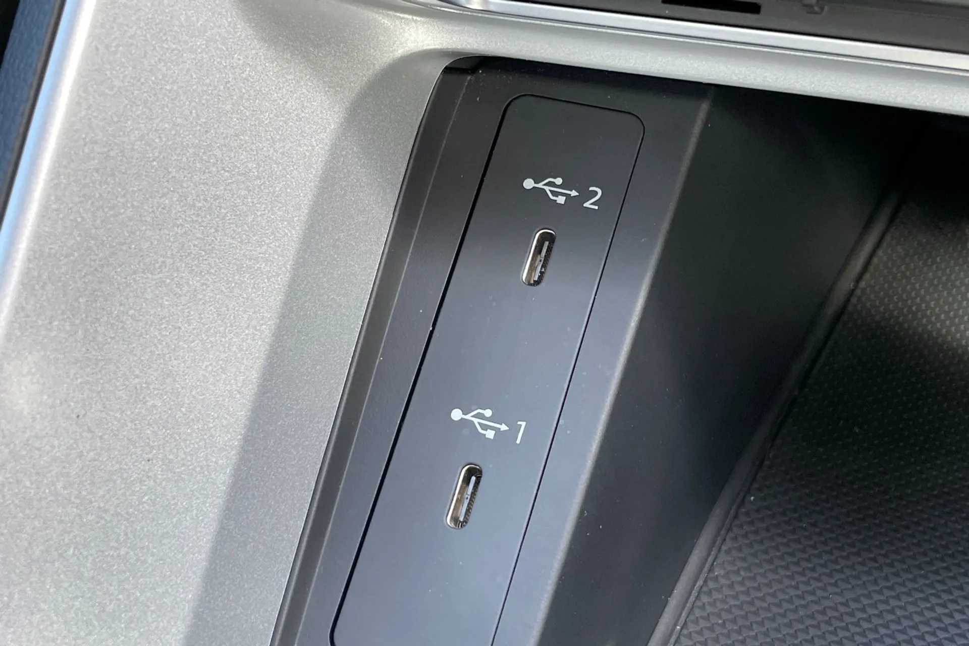 Audi Q3 thumbnail image number 50