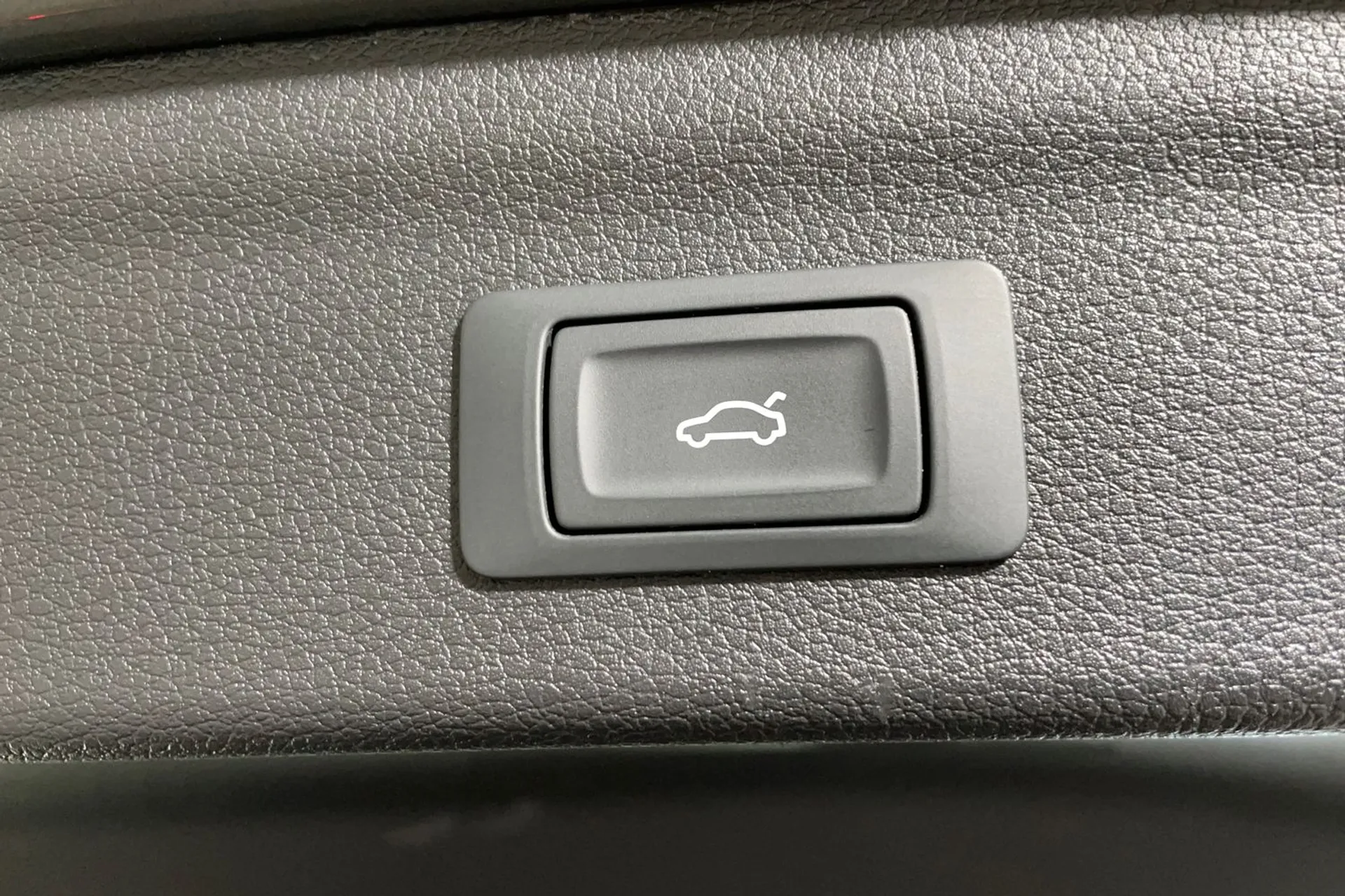 Audi Q3 thumbnail image number 19