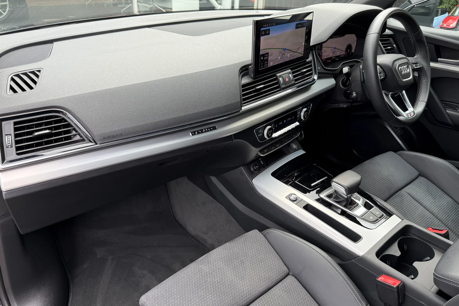 Audi Q5 thumbnail image number 30