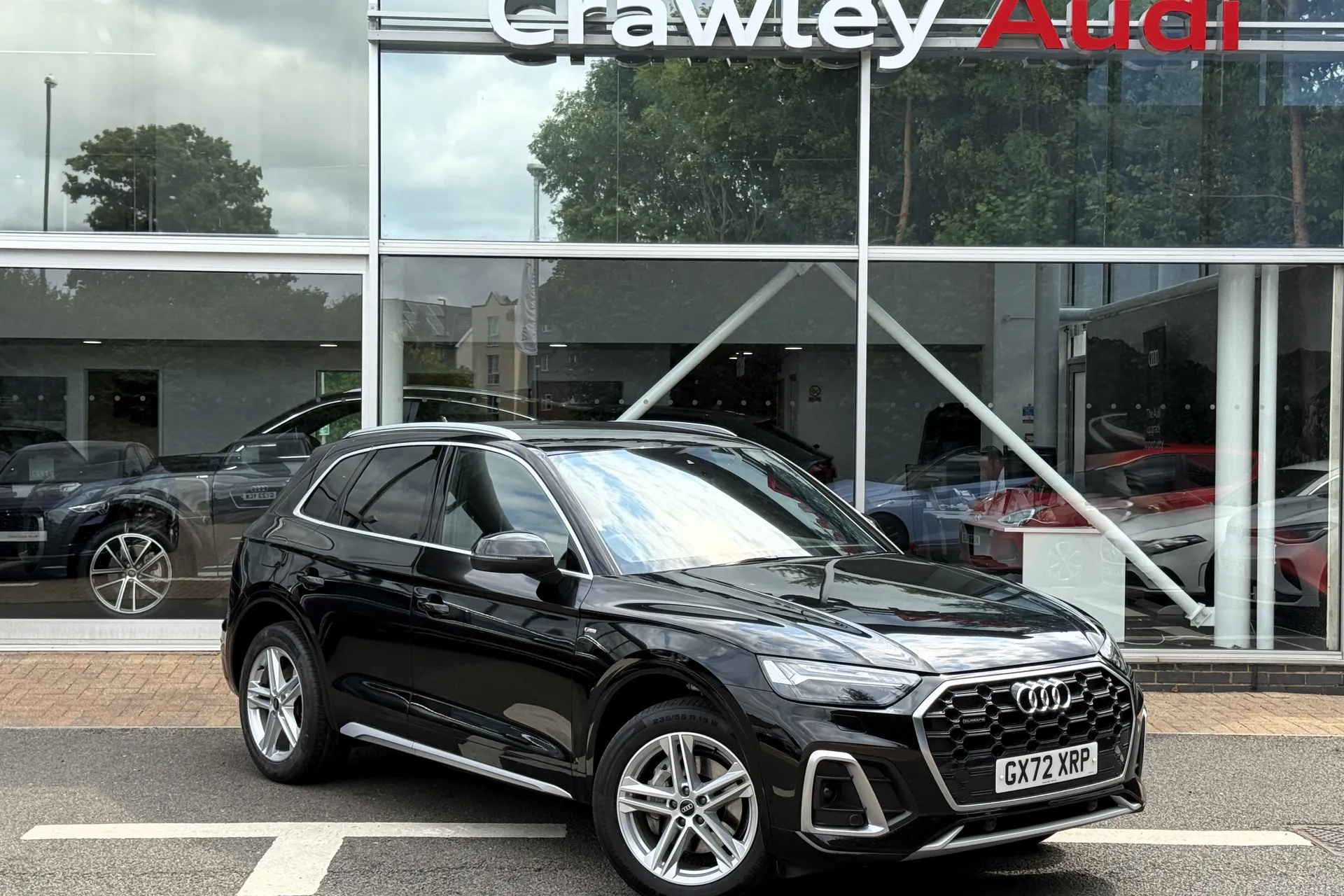 Audi Q5 focused image