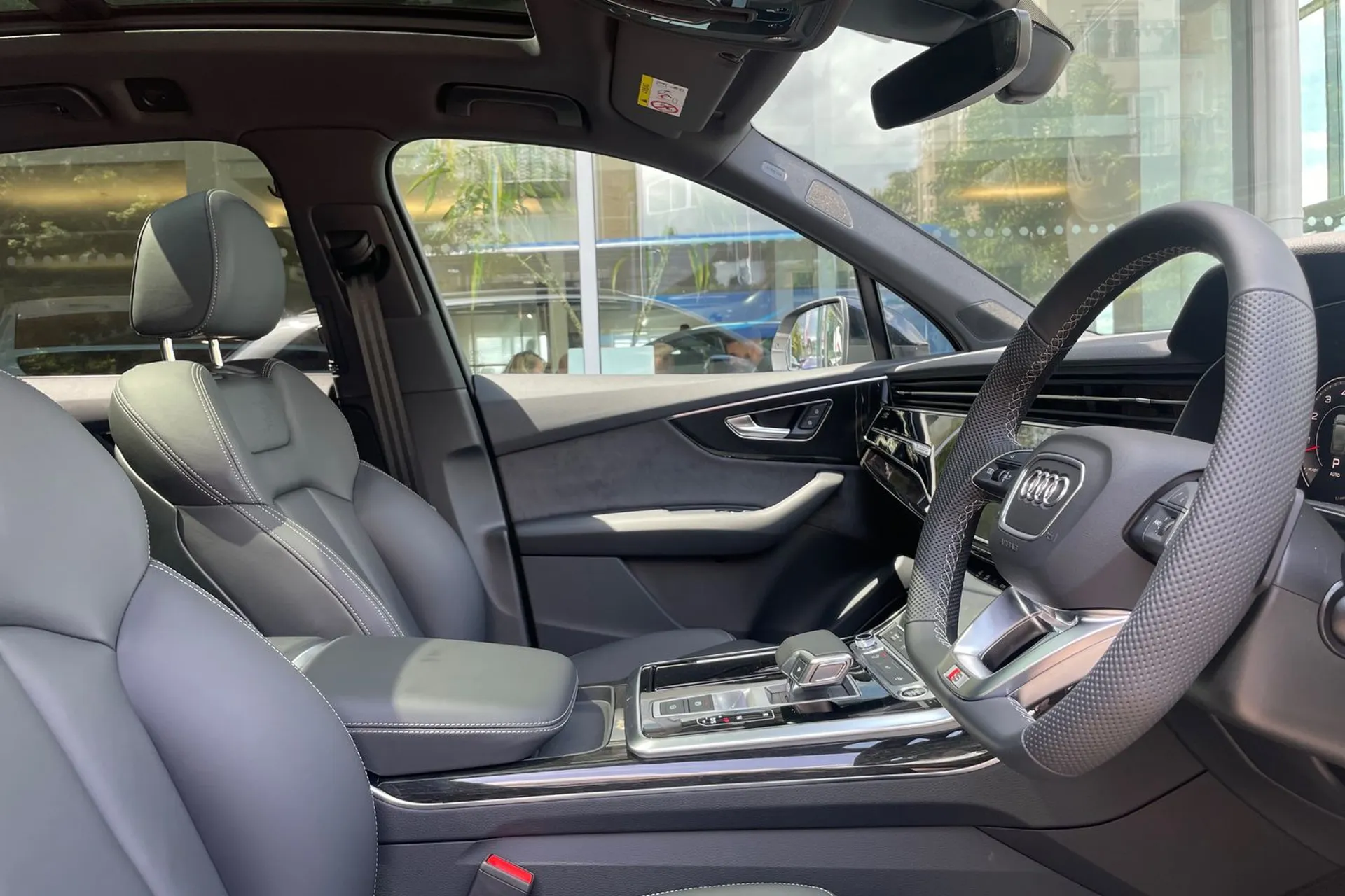 Audi Q7 thumbnail image number 25