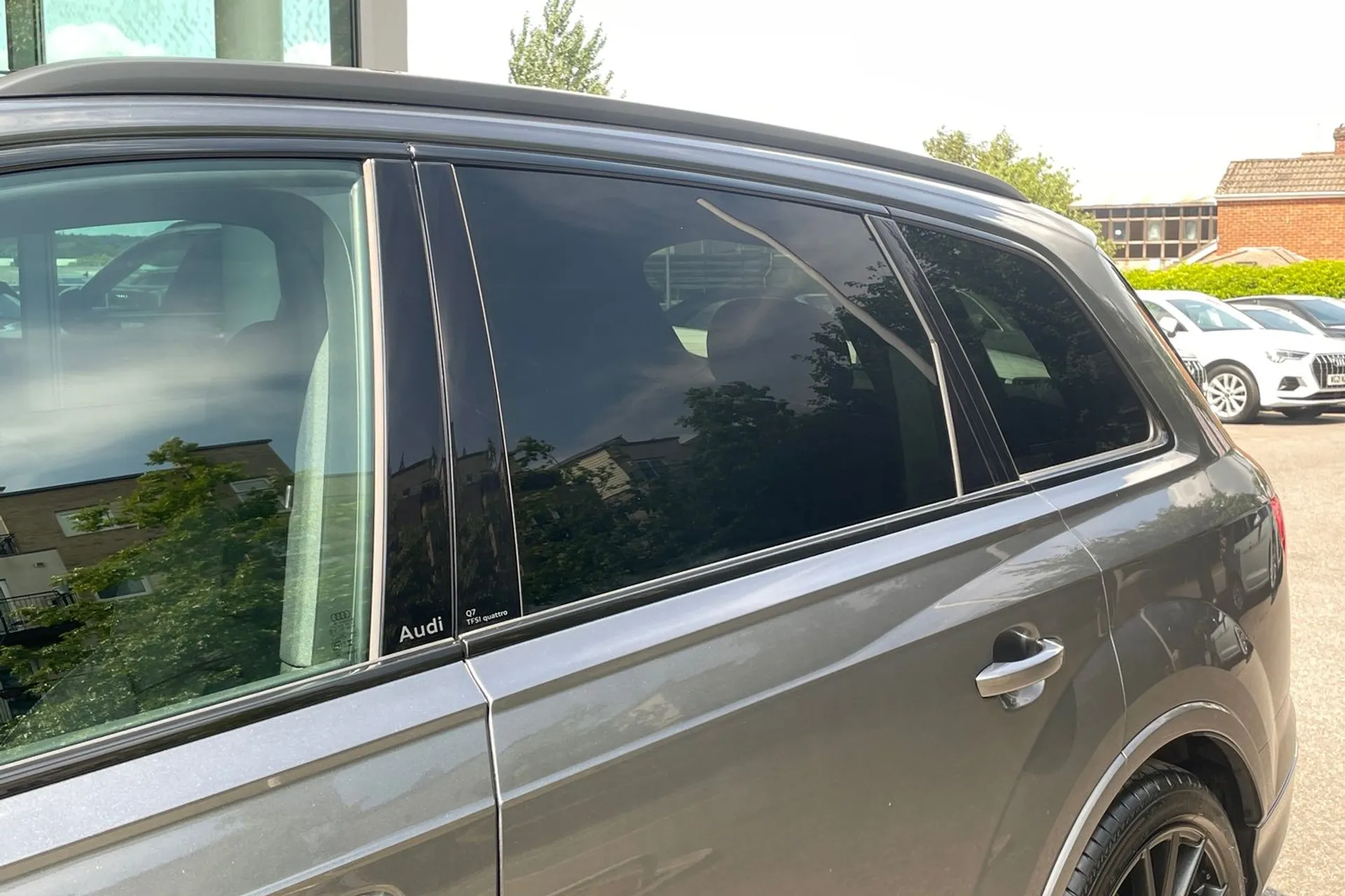 Audi Q7 thumbnail image number 14