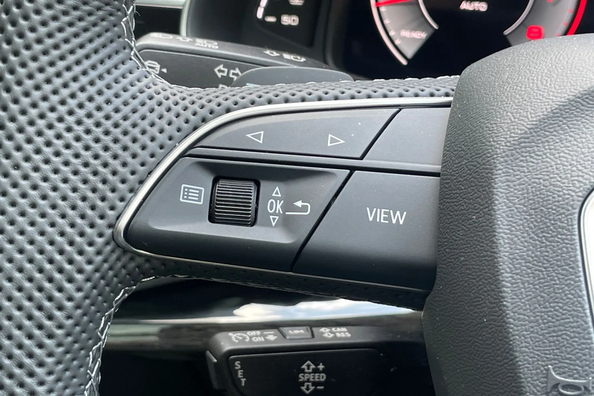 Audi Q7 thumbnail image number 35