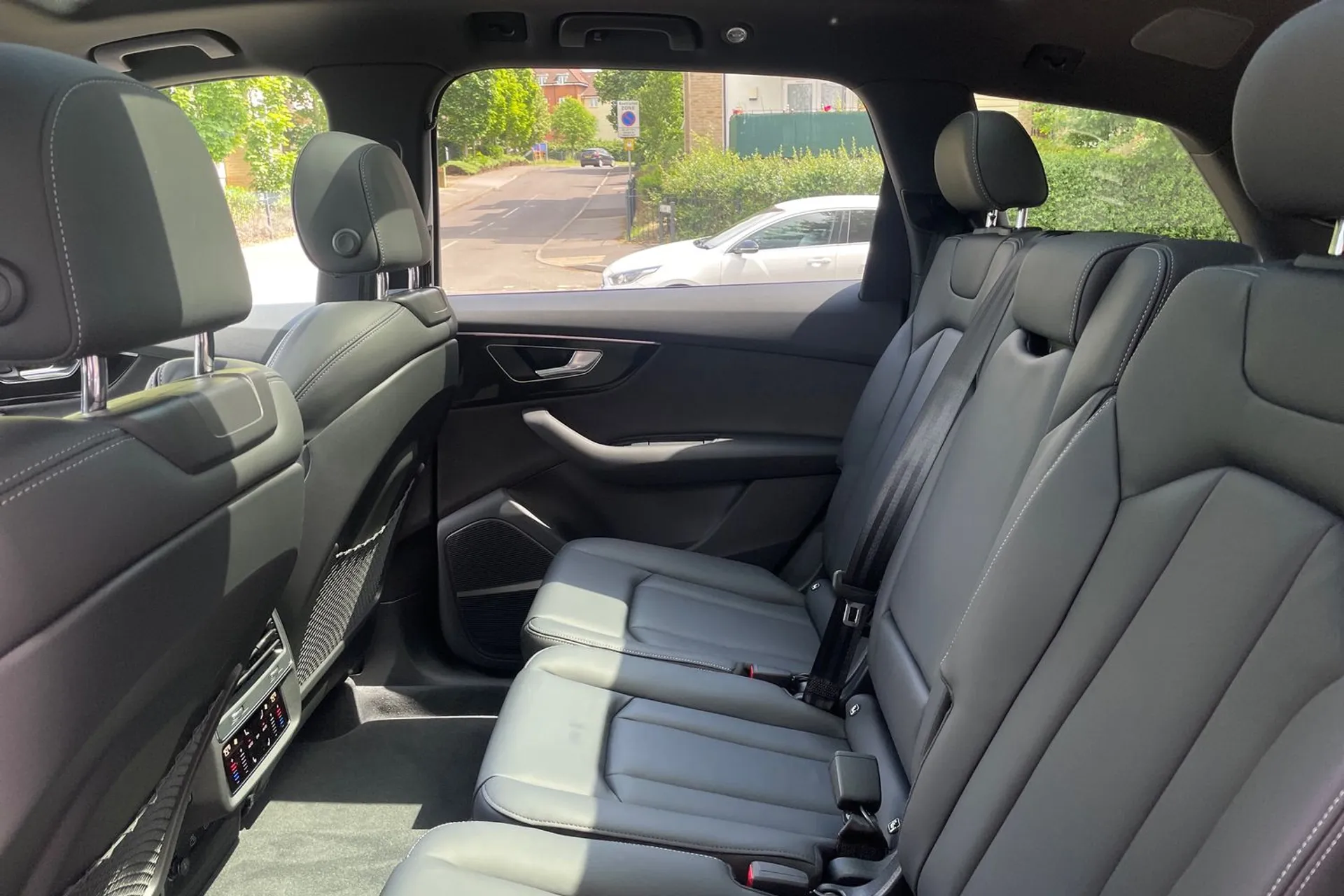 Audi Q7 thumbnail image number 29