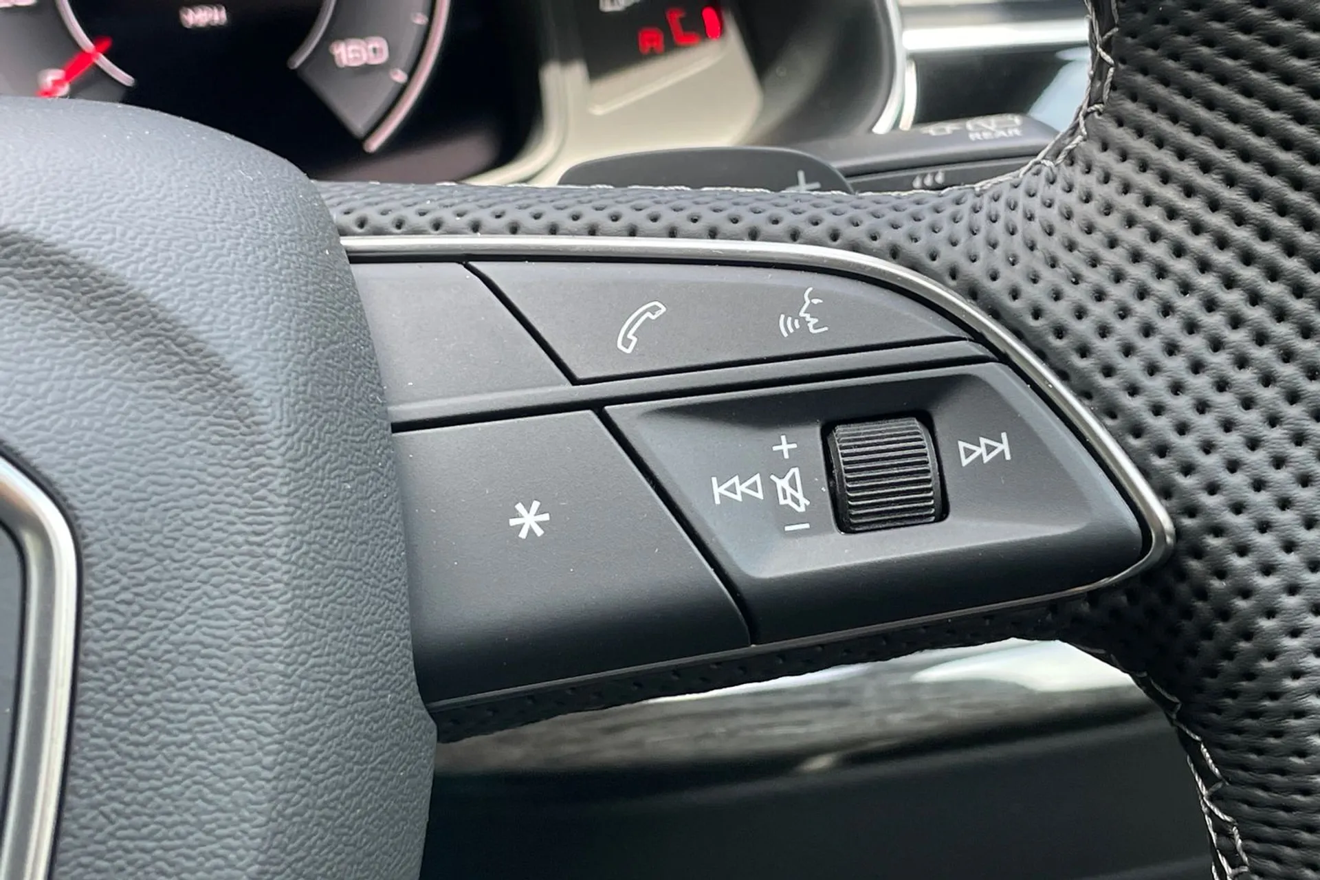 Audi Q7 thumbnail image number 36