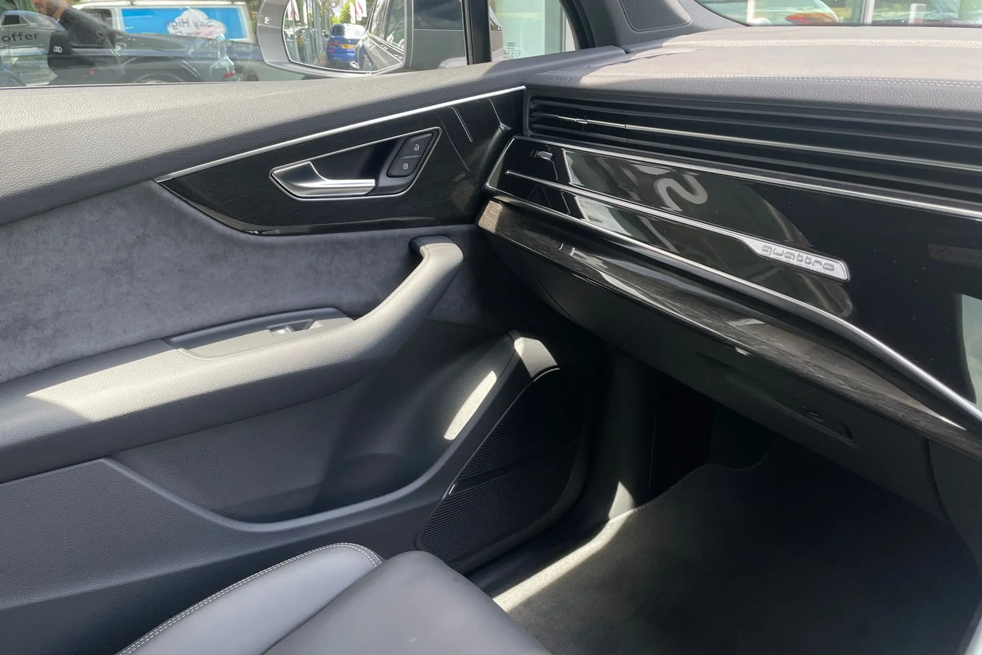 Audi Q7 thumbnail image number 40