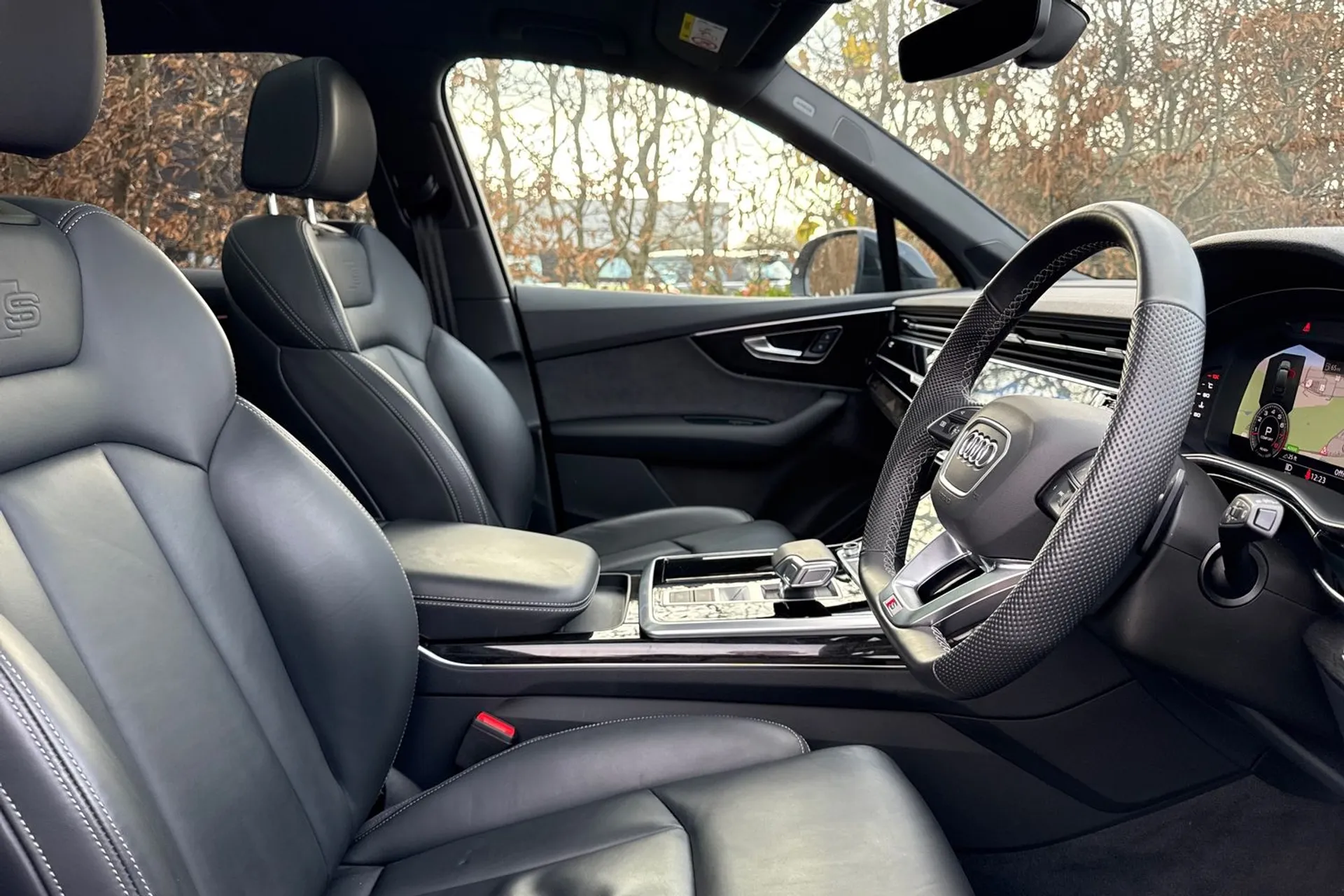 Audi Q7 thumbnail image number 28