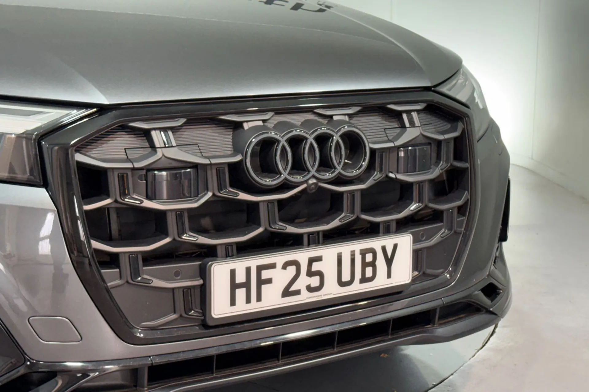 Audi Q7 thumbnail image number 10