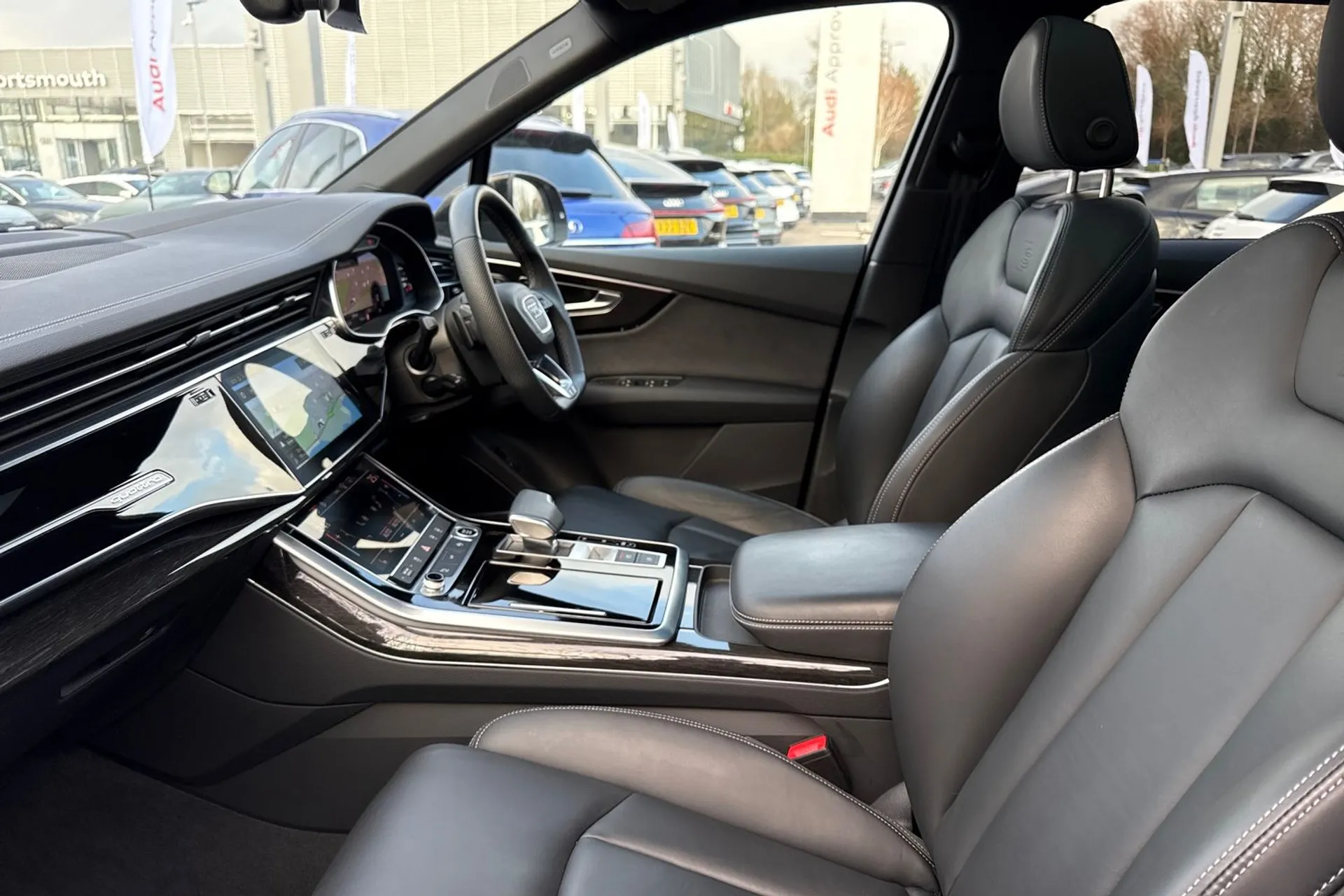 Audi Q7 thumbnail image number 37