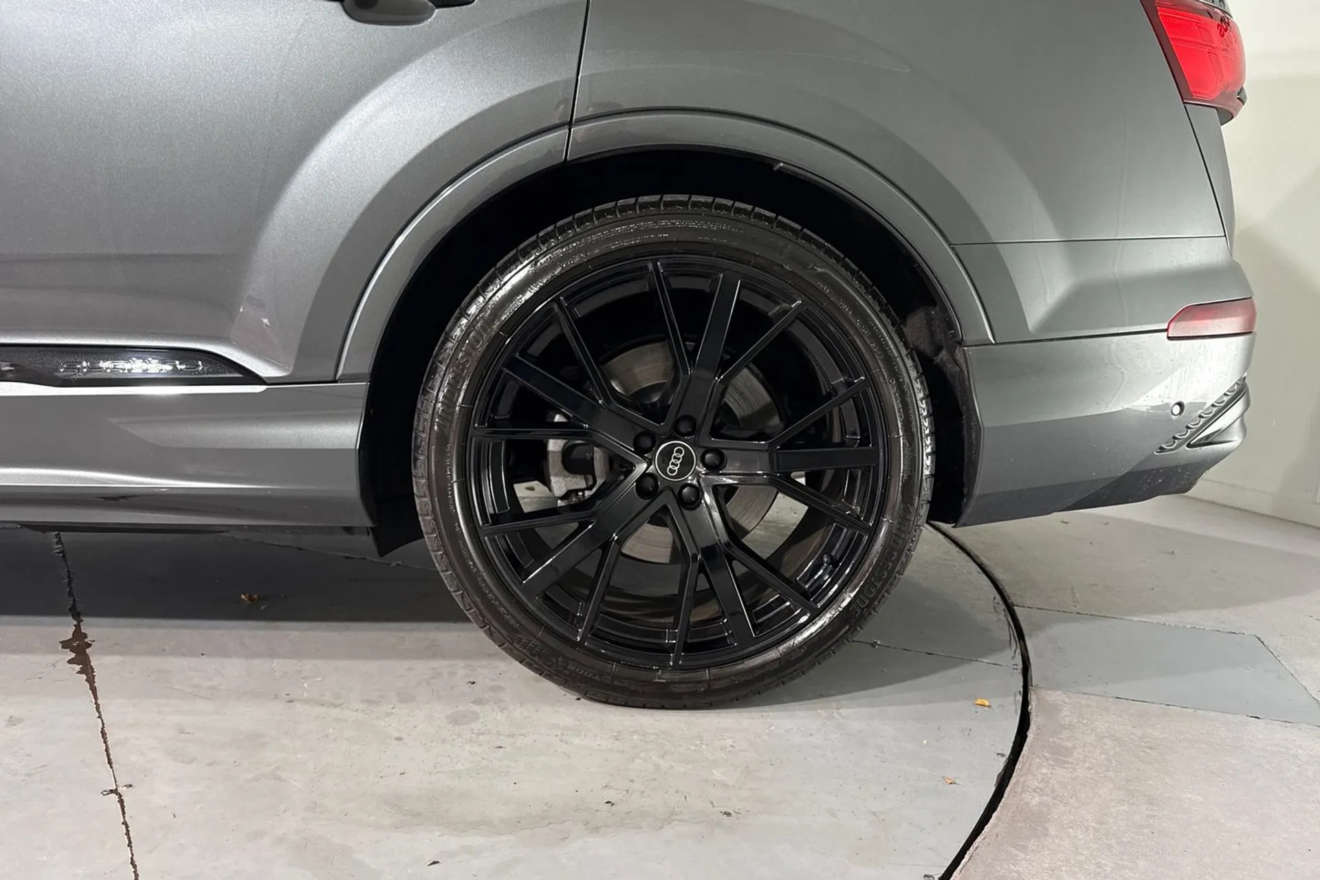 Audi Q7 thumbnail image number 14