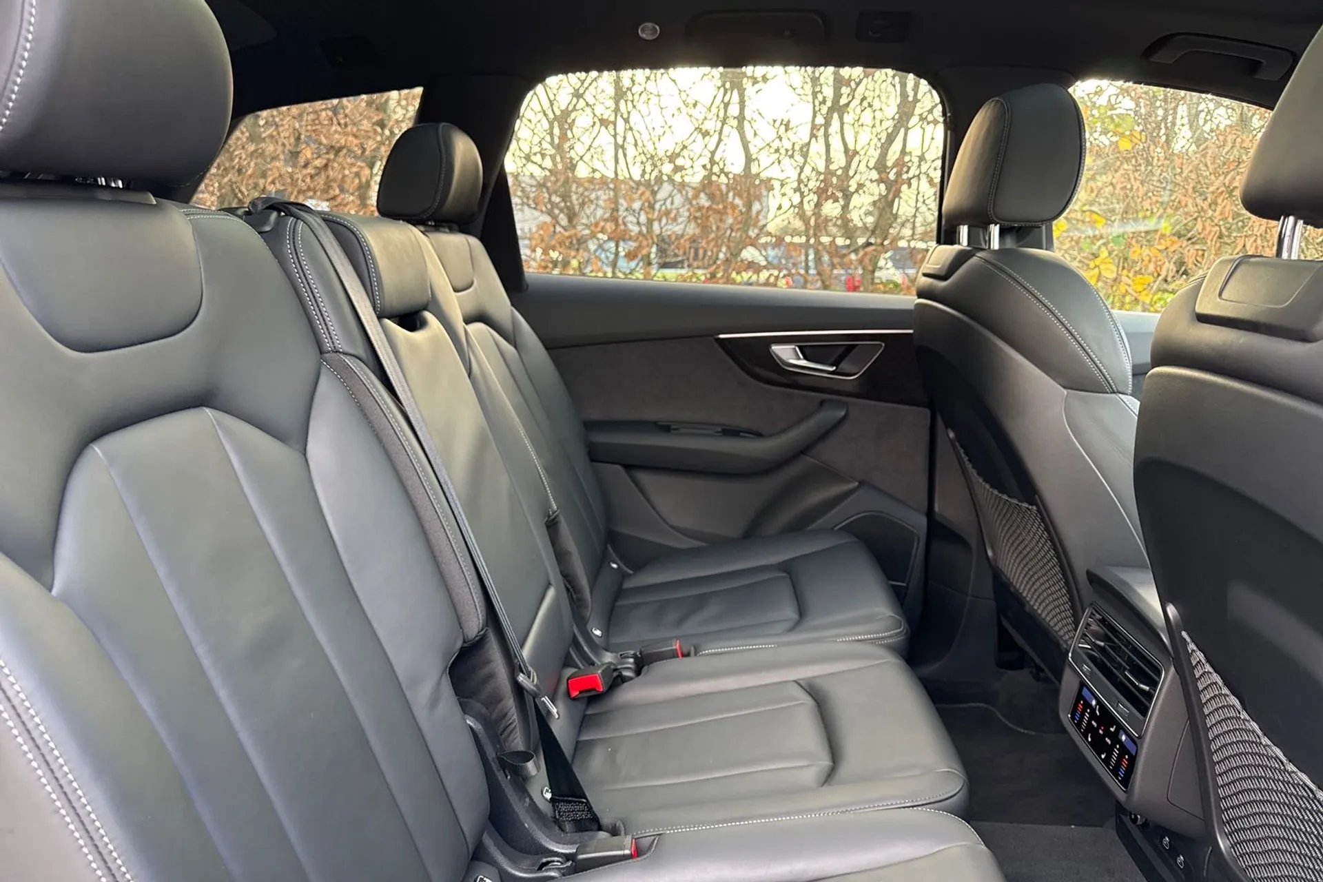 Audi Q7 thumbnail image number 24