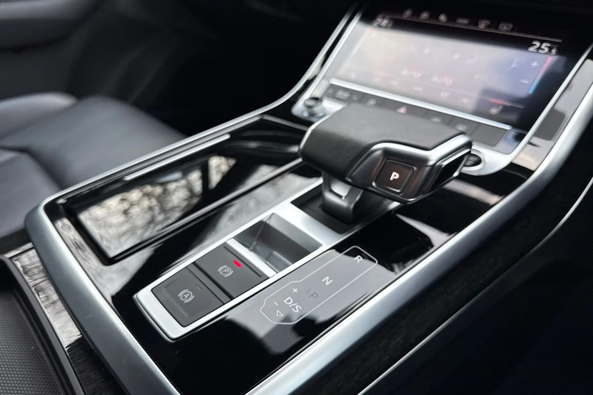 Audi Q7 thumbnail image number 26