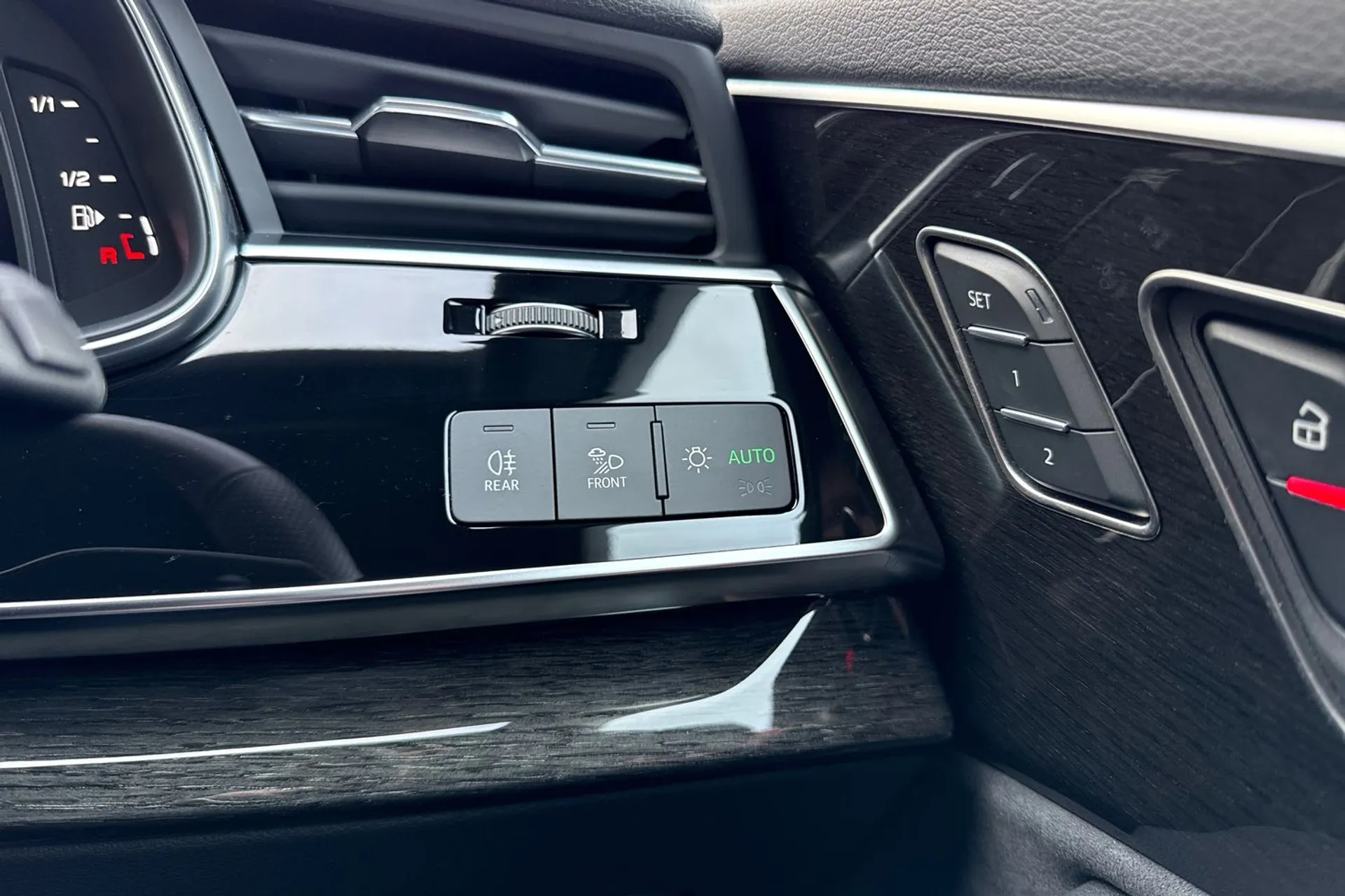 Audi Q7 thumbnail image number 34