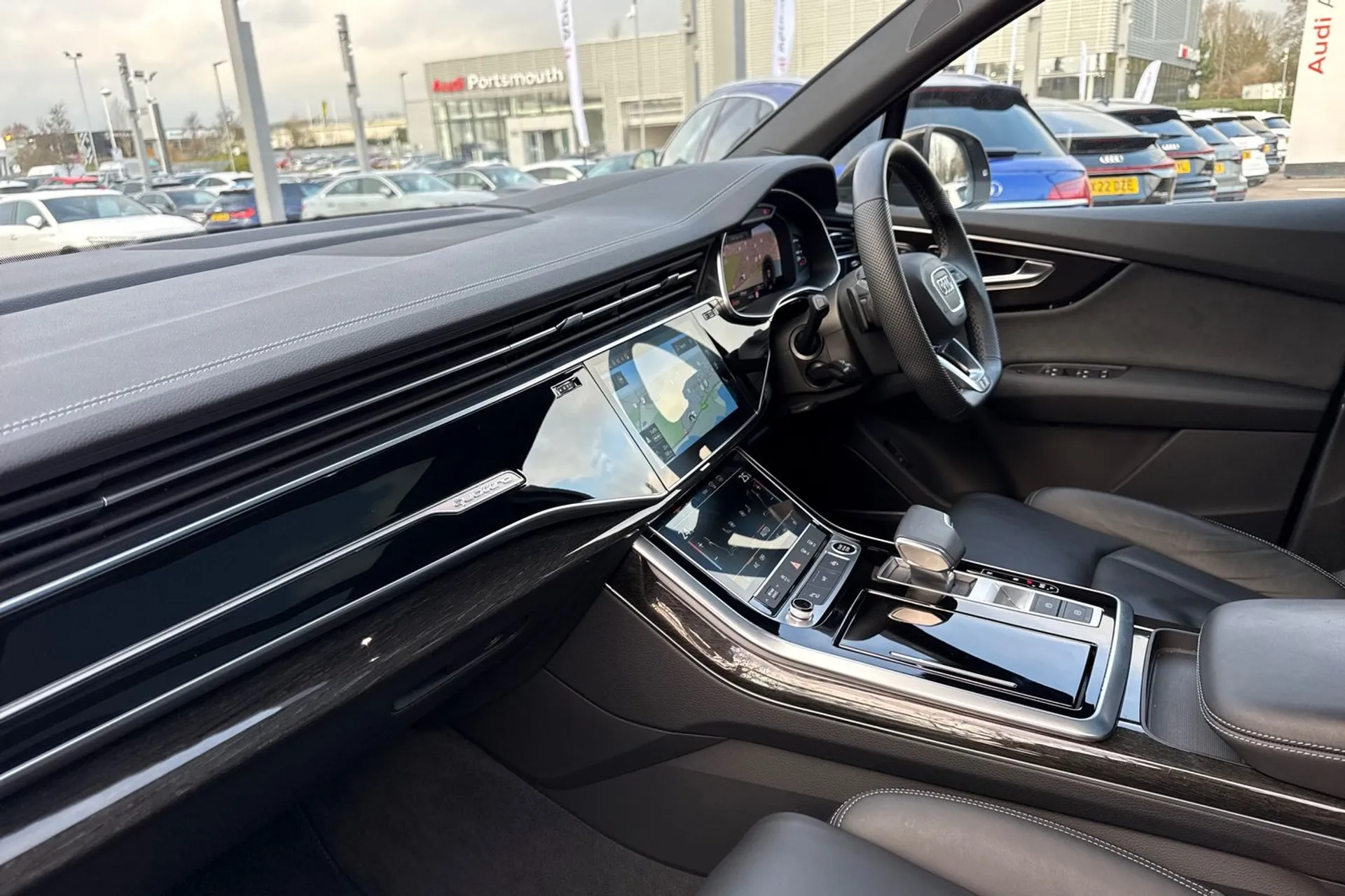 Audi Q7 thumbnail image number 35