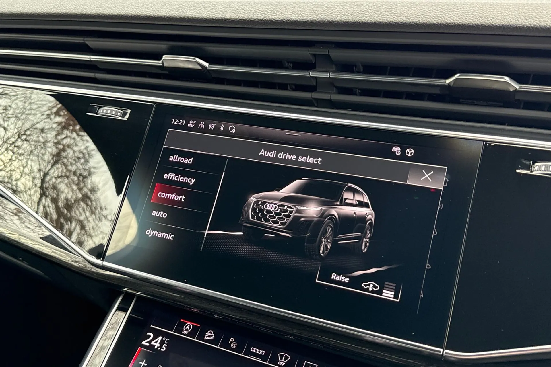 Audi Q7 thumbnail image number 44