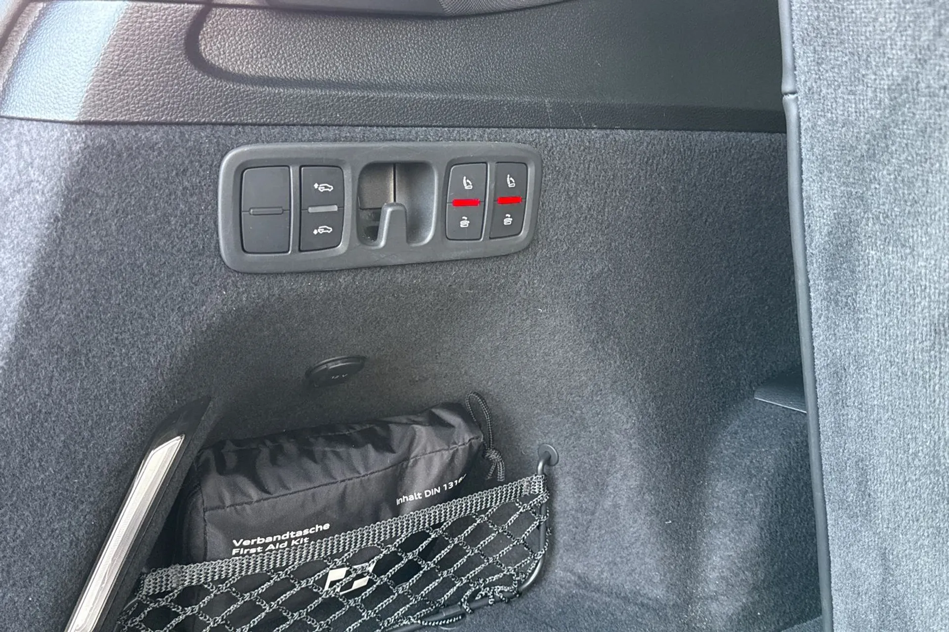 Audi Q7 thumbnail image number 32