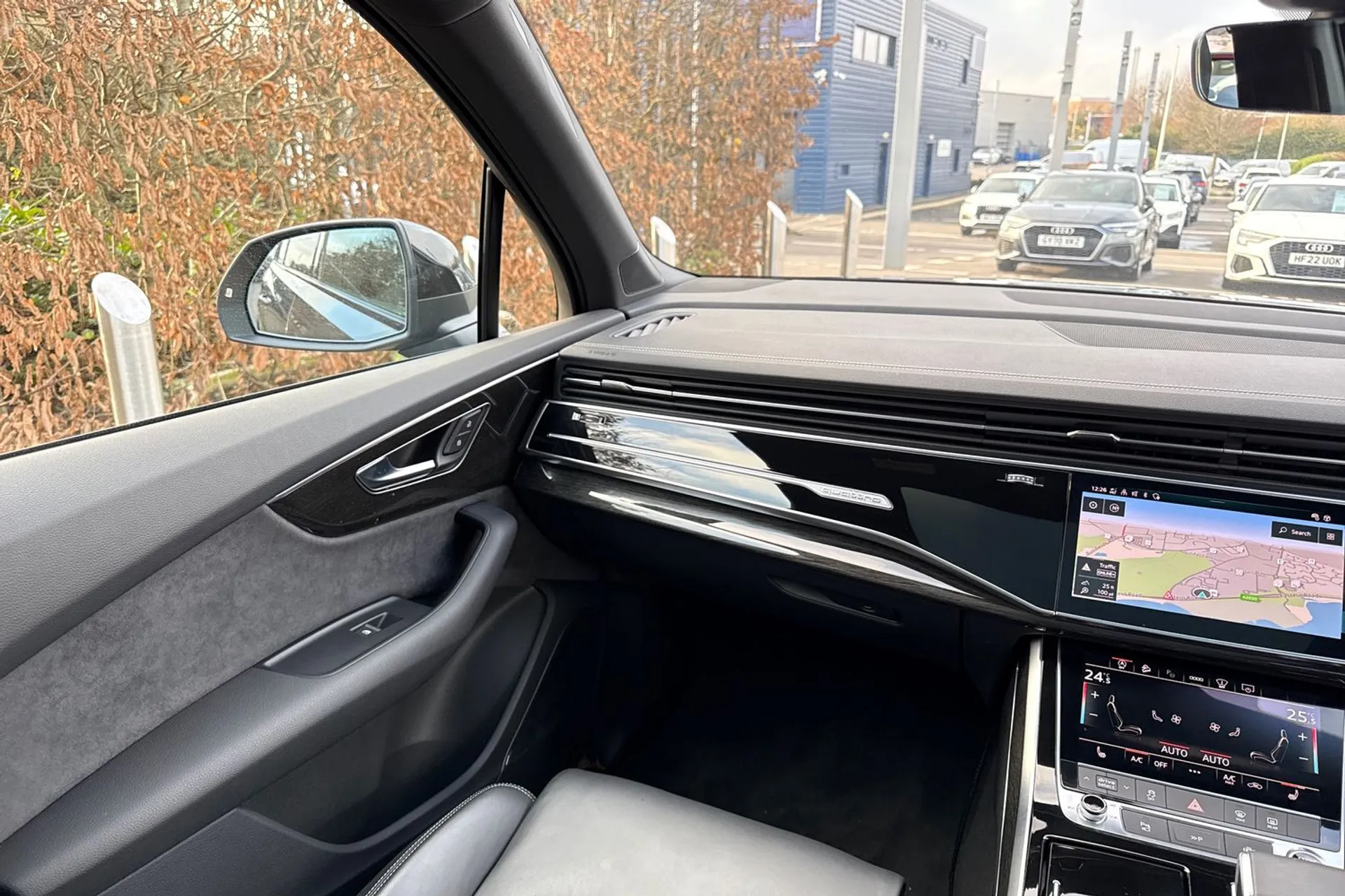 Audi Q7 thumbnail image number 43