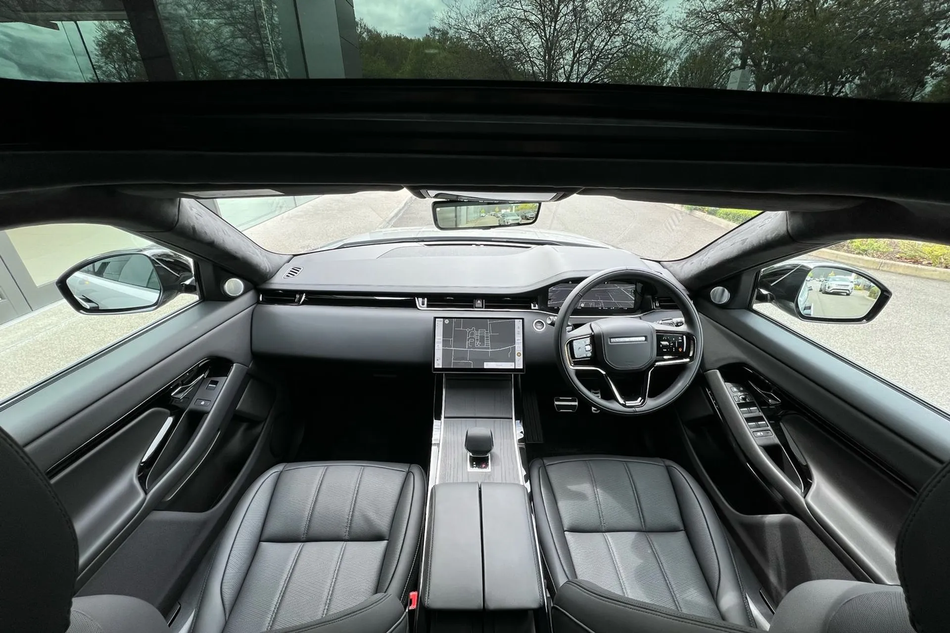 LAND ROVER RANGE ROVER EVOQUE thumbnail image number 3