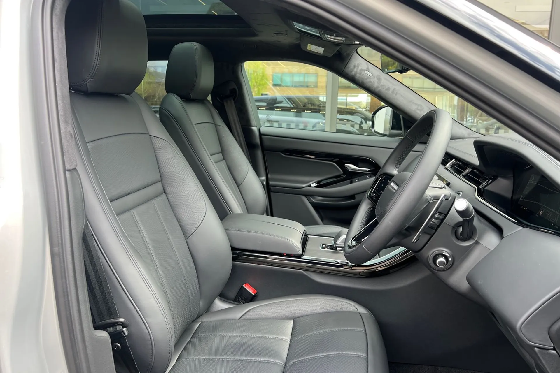 LAND ROVER RANGE ROVER EVOQUE thumbnail image number 36