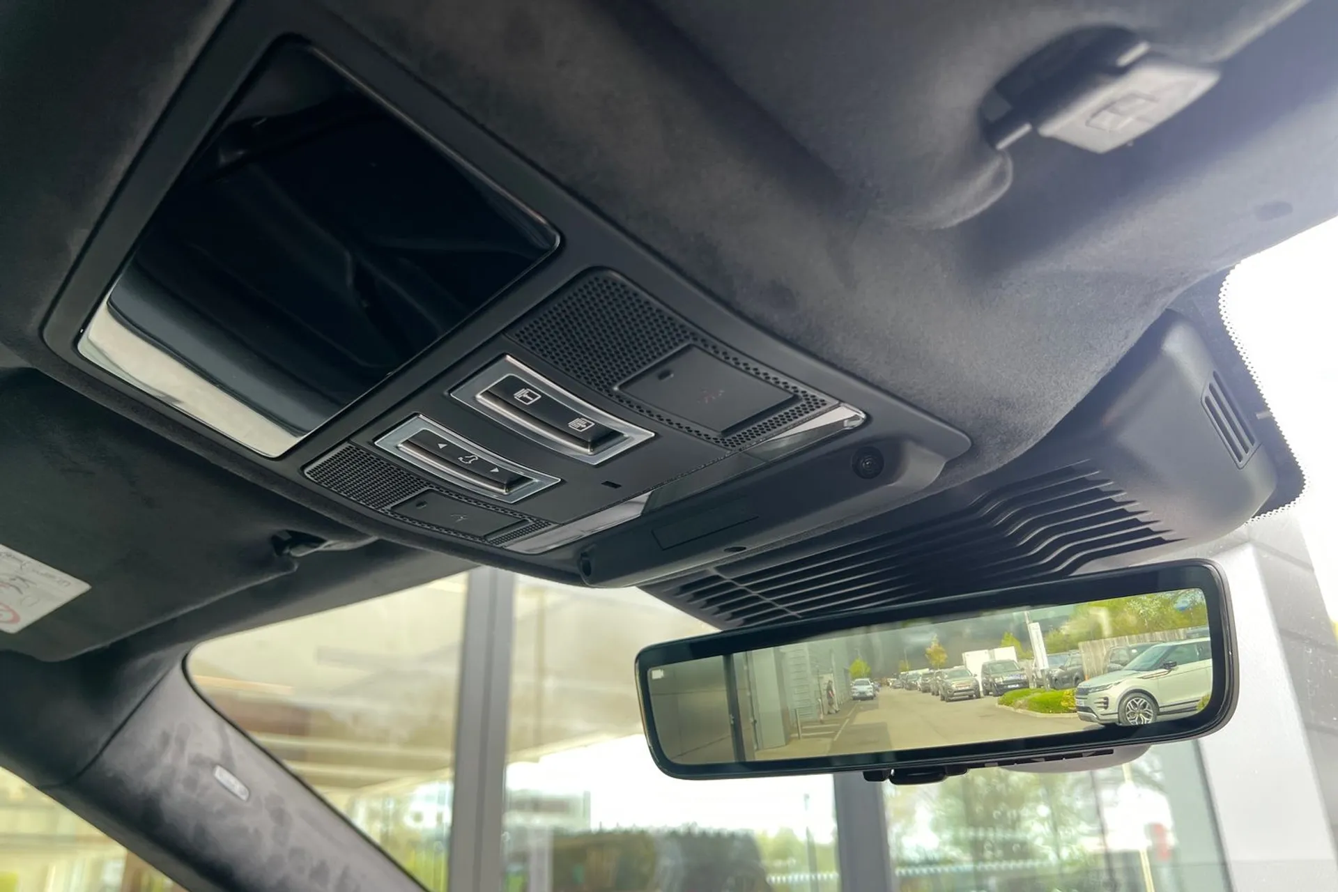 LAND ROVER RANGE ROVER EVOQUE thumbnail image number 24