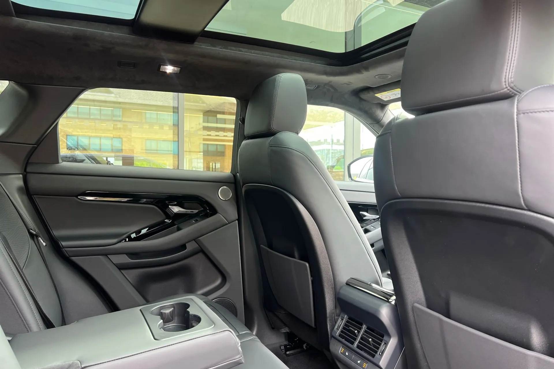 LAND ROVER RANGE ROVER EVOQUE thumbnail image number 32