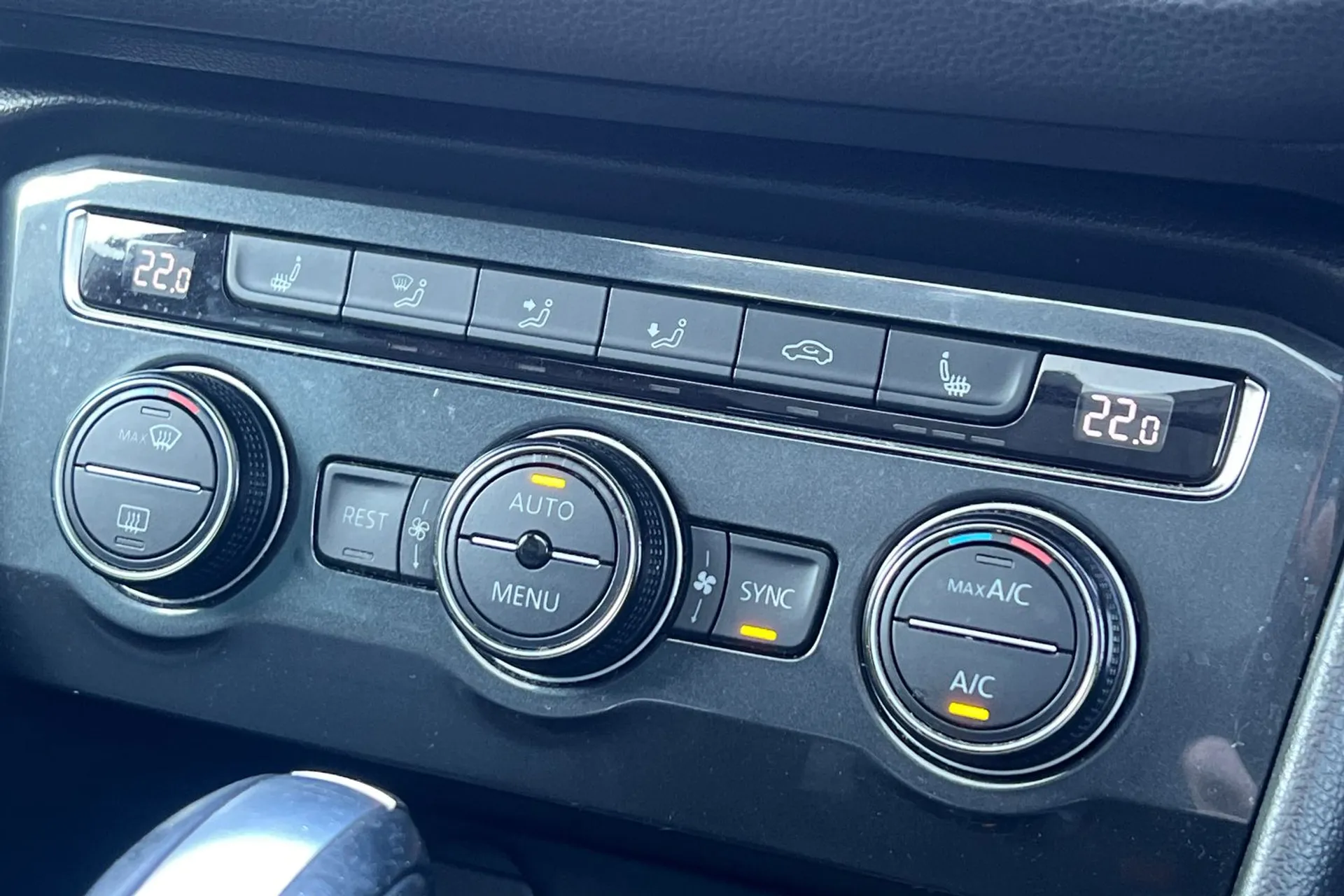 VOLKSWAGEN TIGUAN thumbnail image number 38